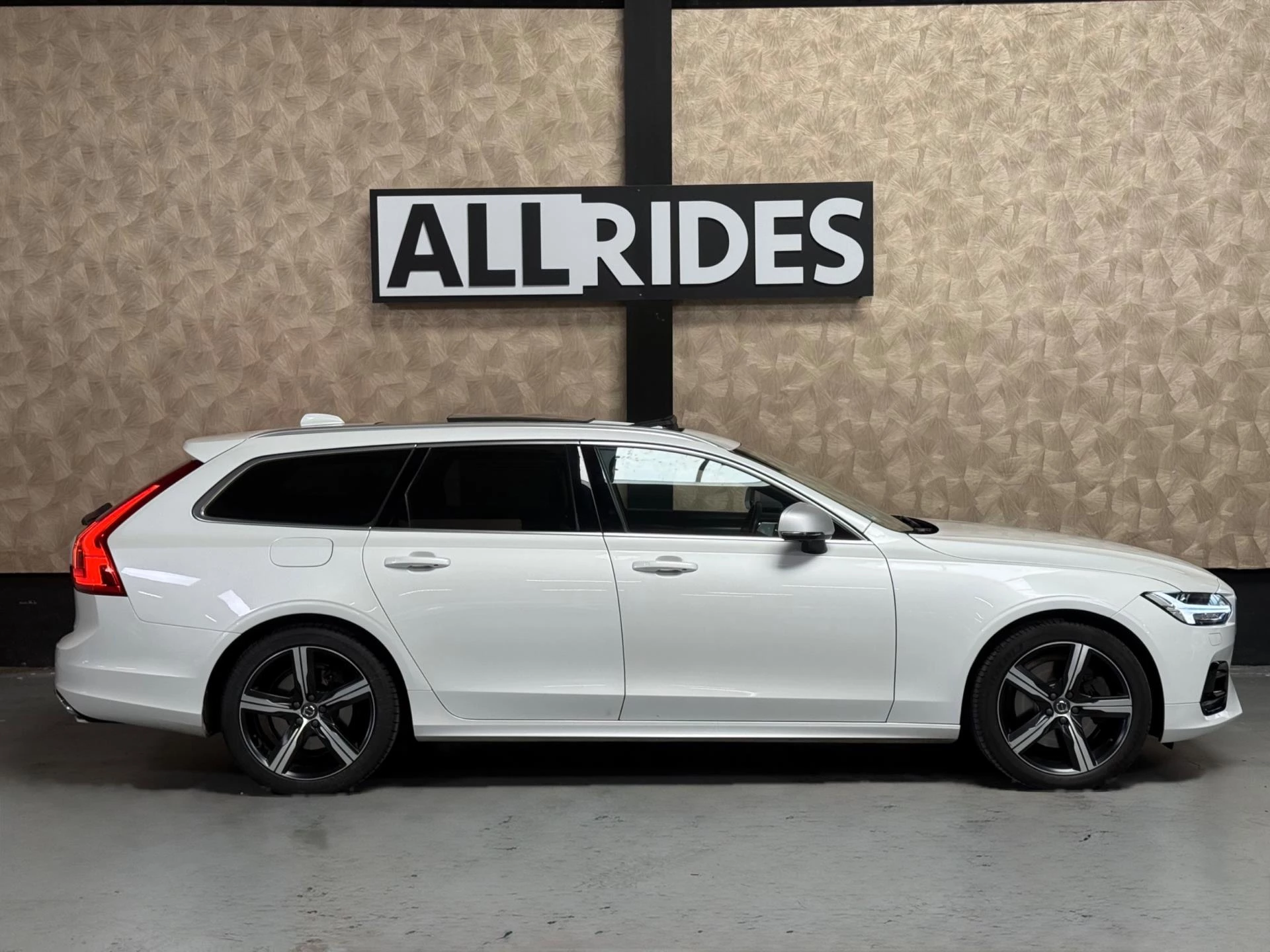 Hoofdafbeelding Volvo V90