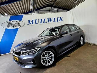 BMW 3 Serie Touring 320i Business Edition / Trekhaak / Full LED / NL Auto