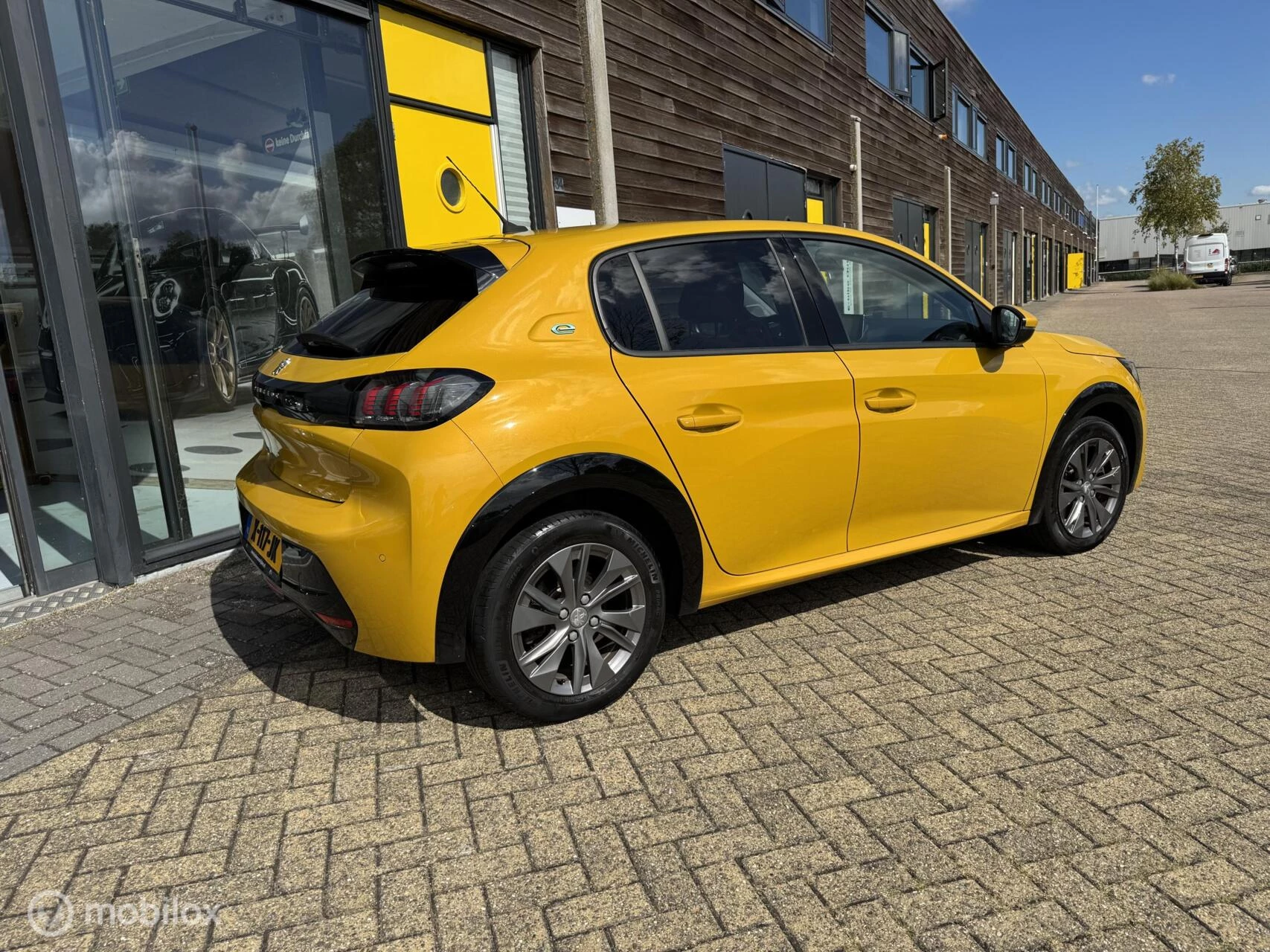 Hoofdafbeelding Peugeot e-208