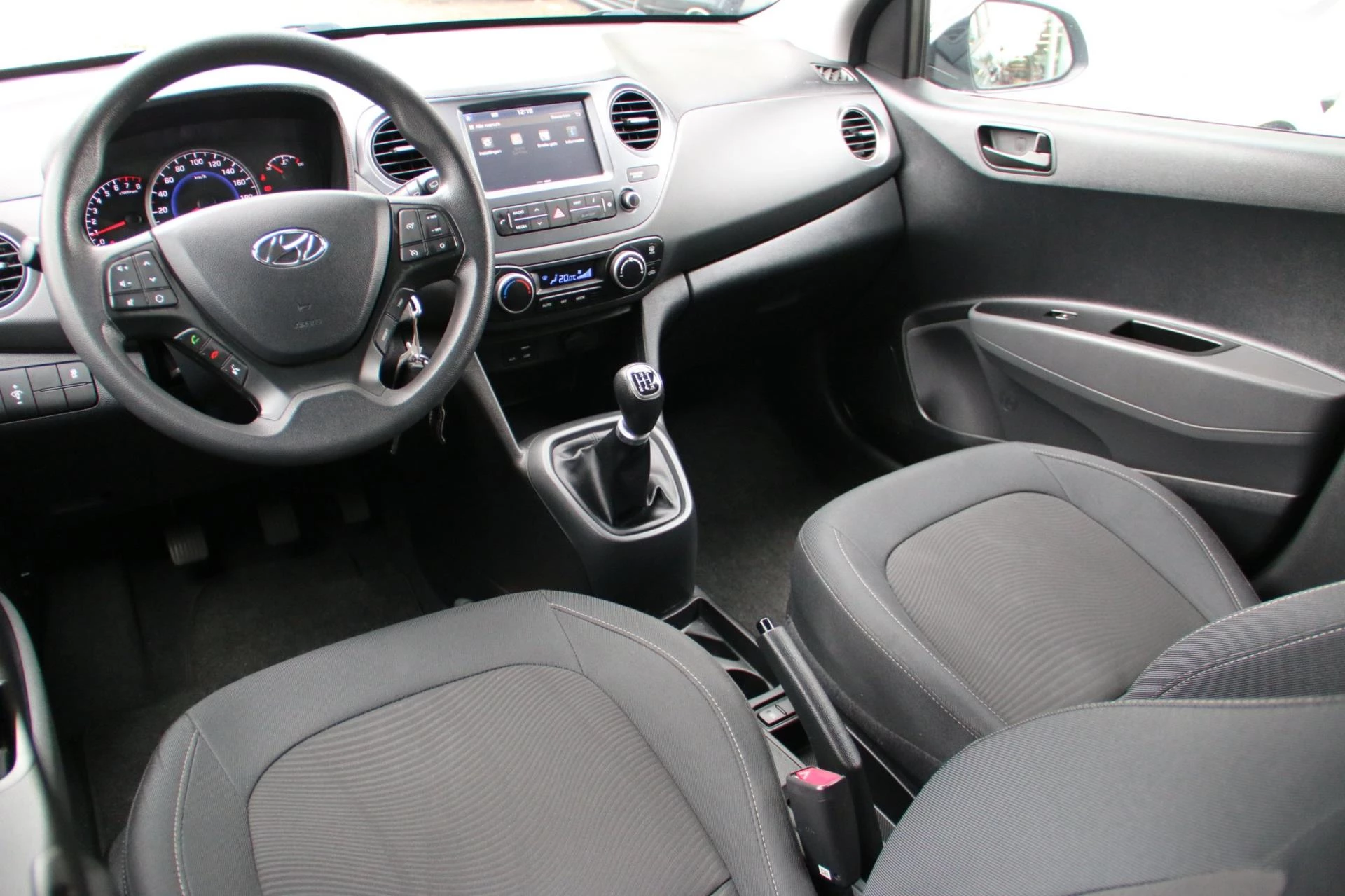 Hoofdafbeelding Hyundai i10