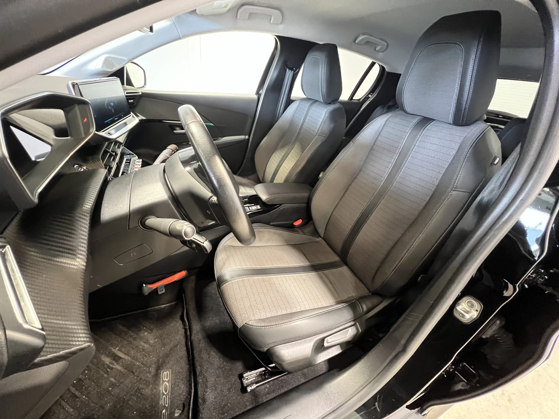 Hoofdafbeelding Peugeot e-208