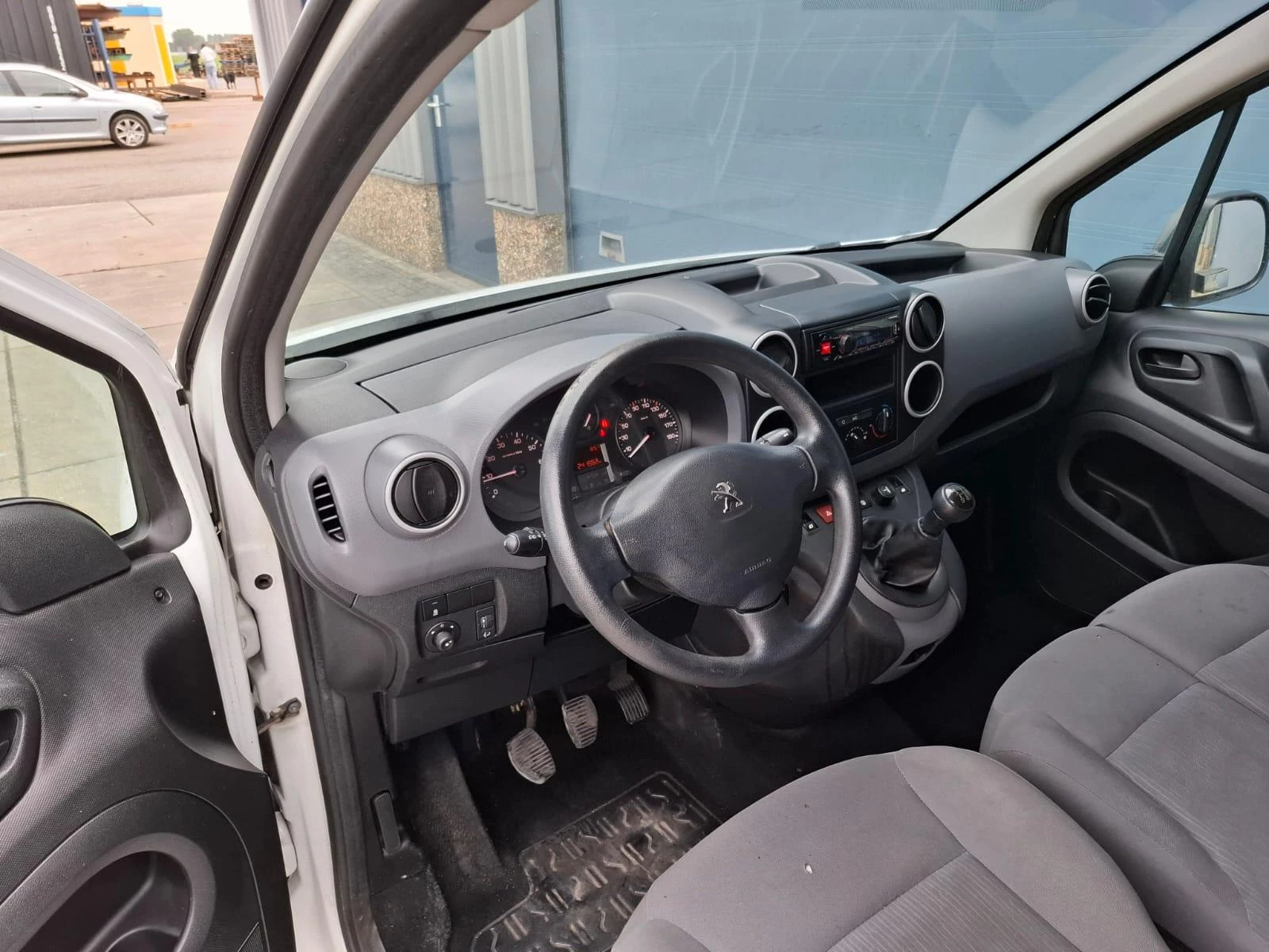 Hoofdafbeelding Peugeot Partner