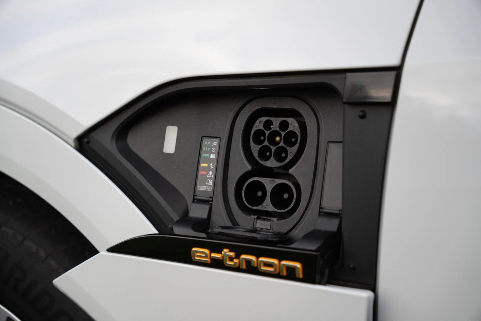 Hoofdafbeelding Audi e-tron