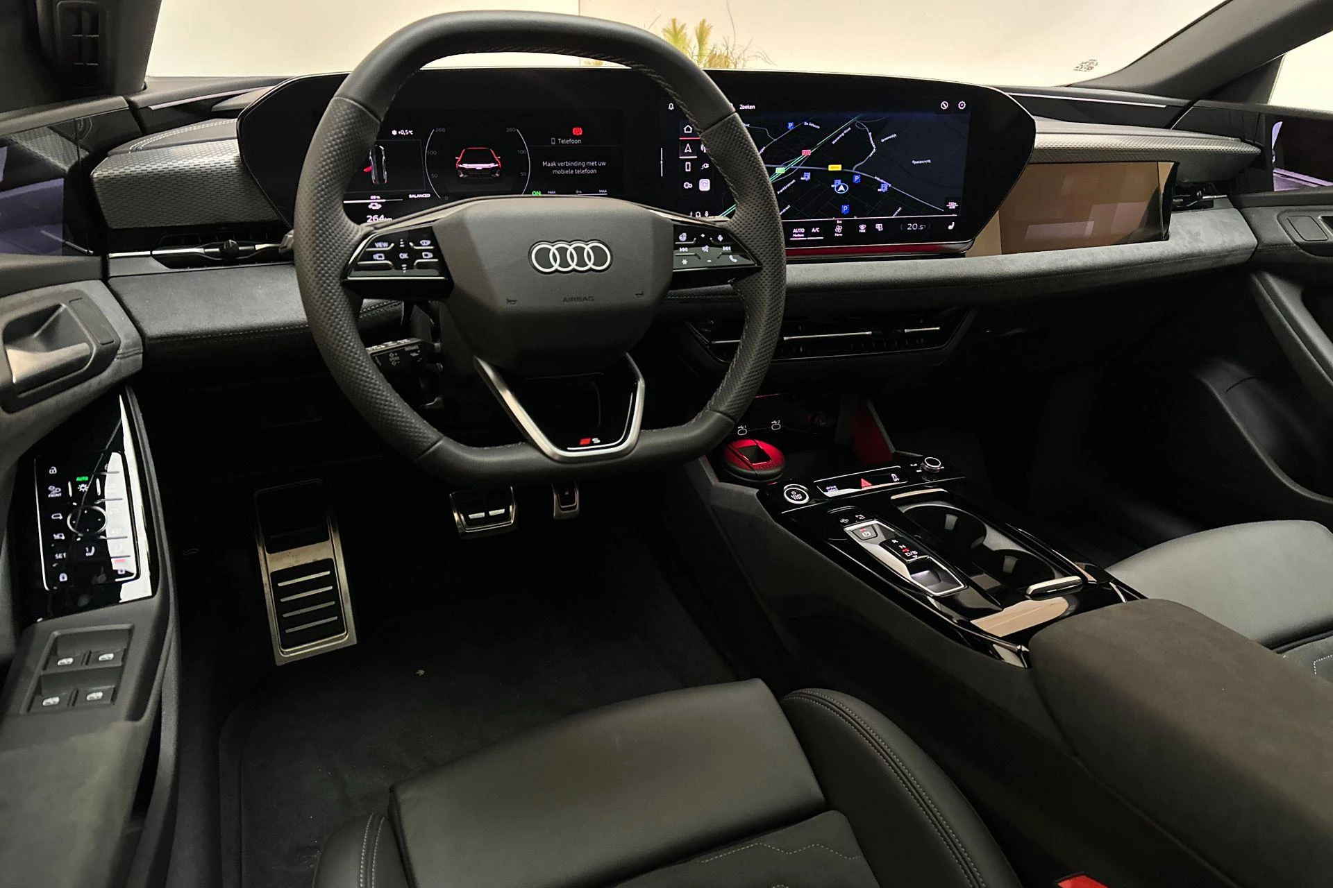 Hoofdafbeelding Audi A6 Avant e-tron