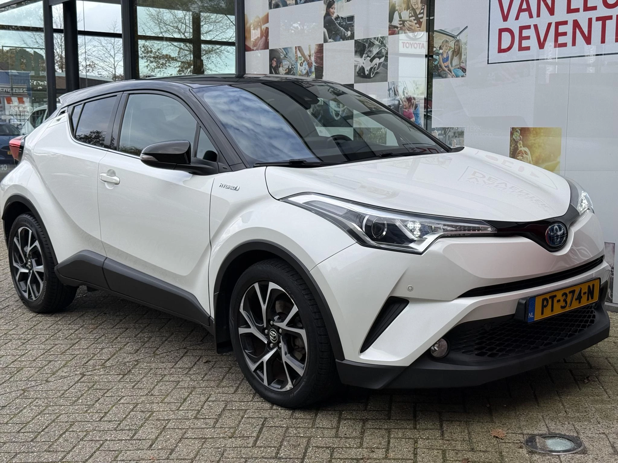 Hoofdafbeelding Toyota C-HR