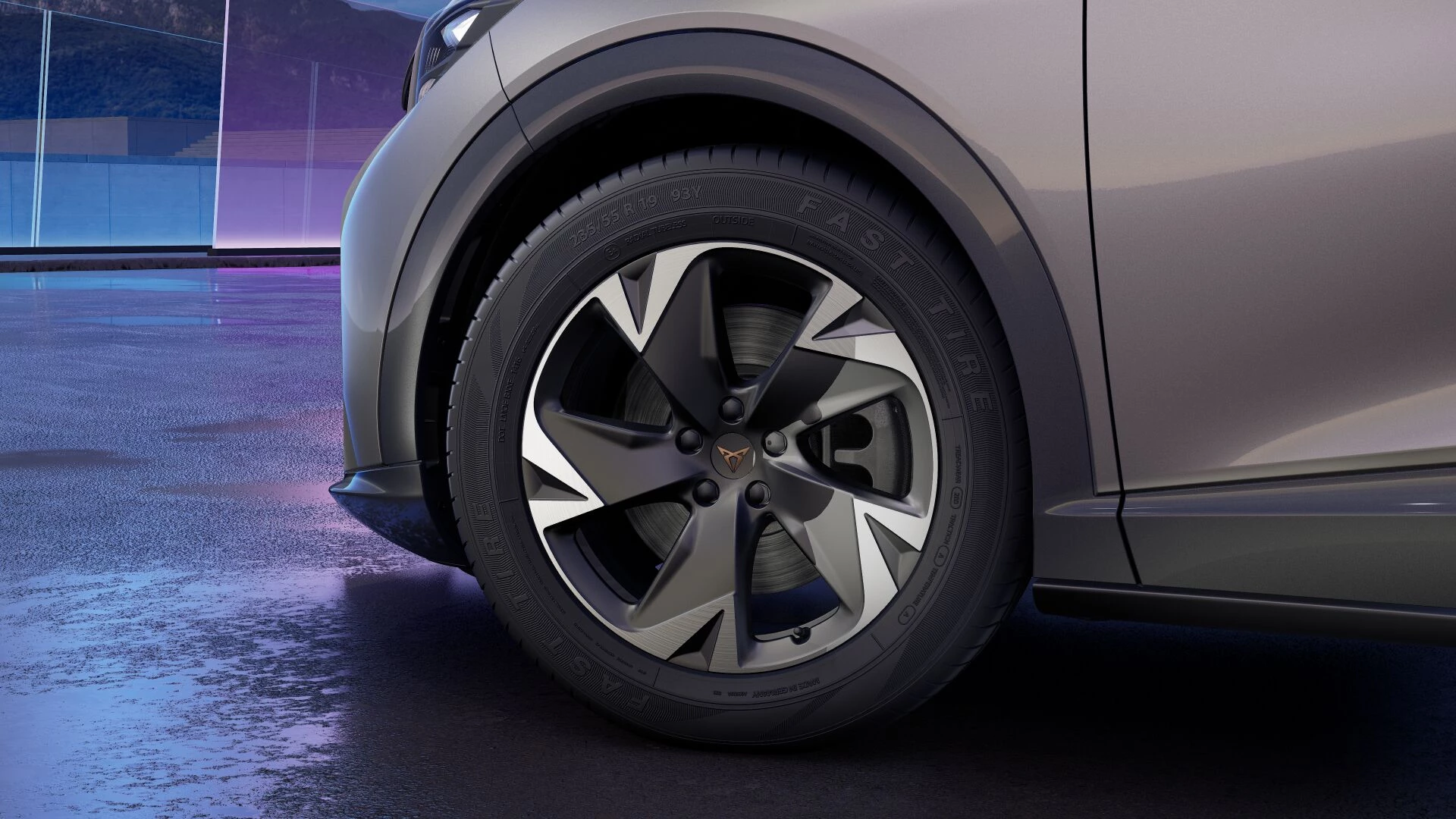 Hoofdafbeelding CUPRA Tavascan