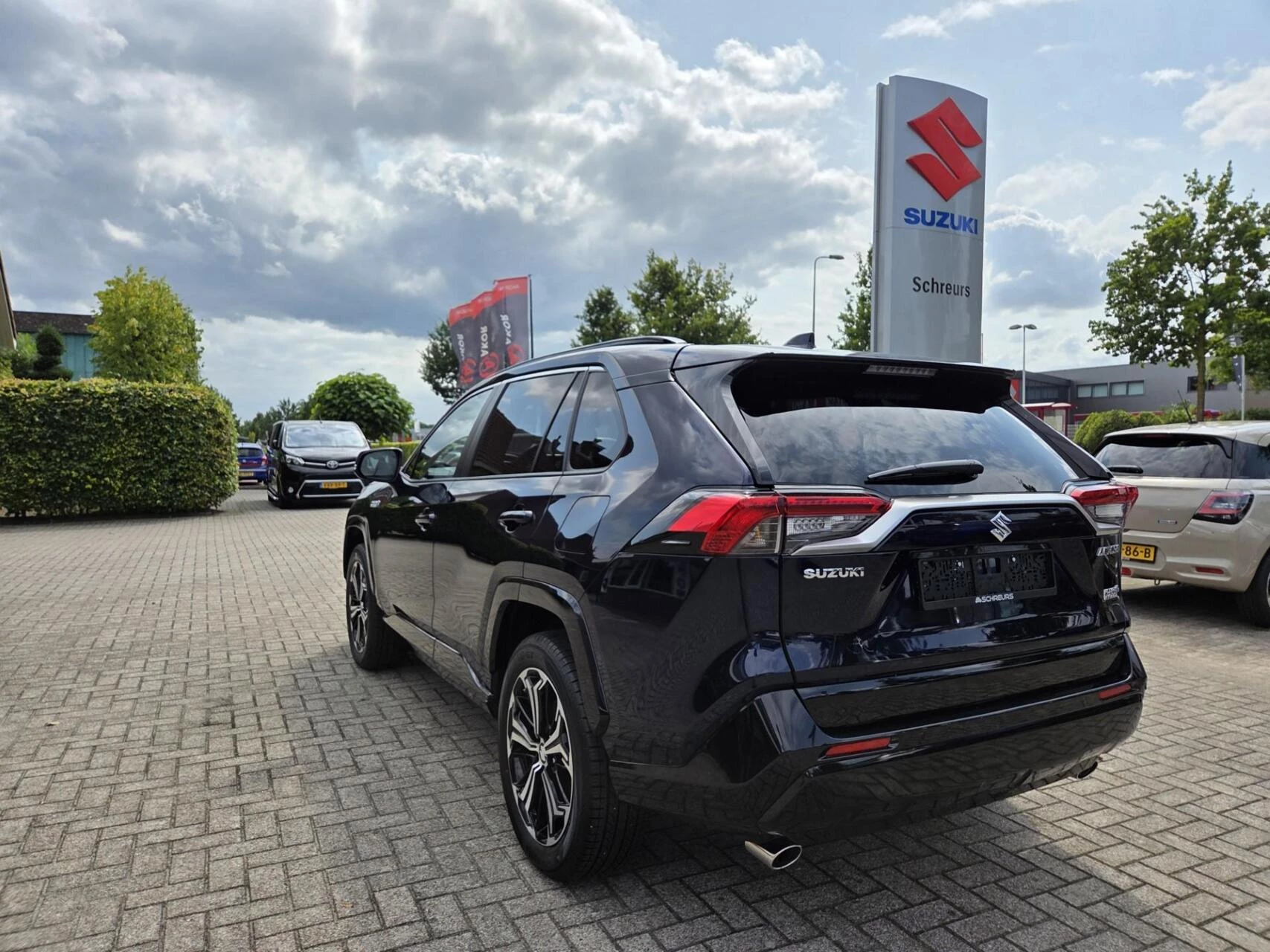 Hoofdafbeelding Suzuki Across