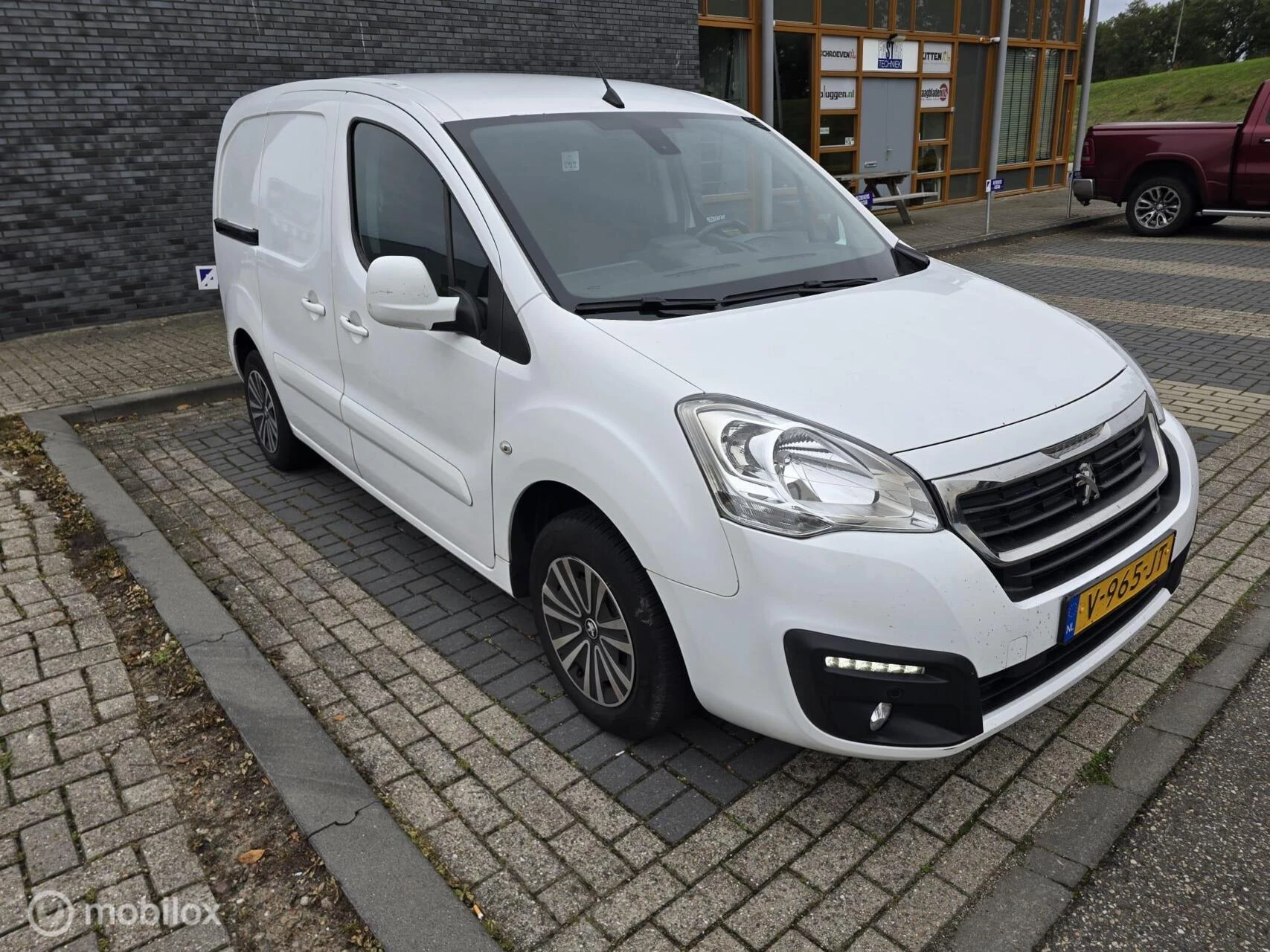 Hoofdafbeelding Peugeot Partner