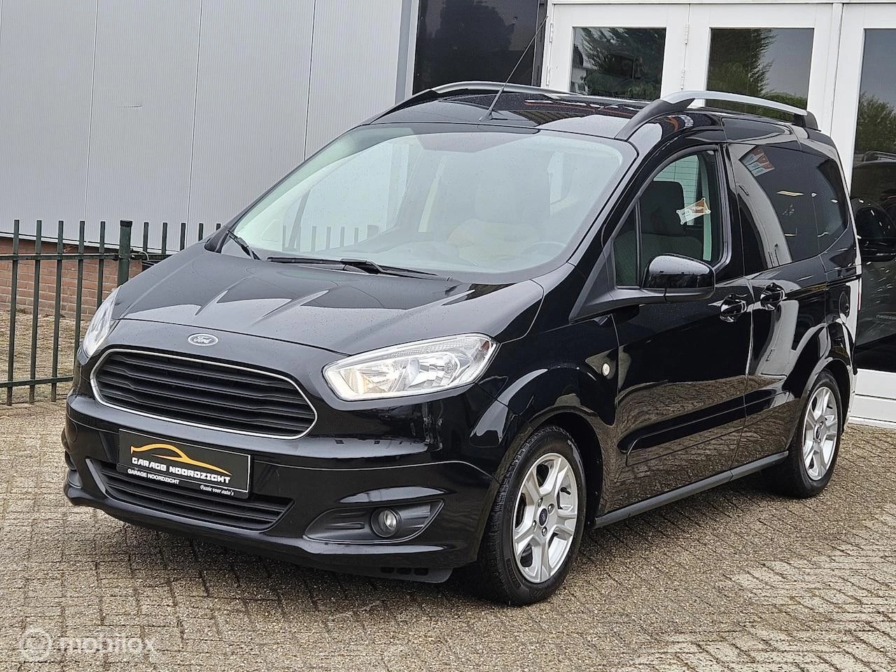 Hoofdafbeelding Ford Transit Courier