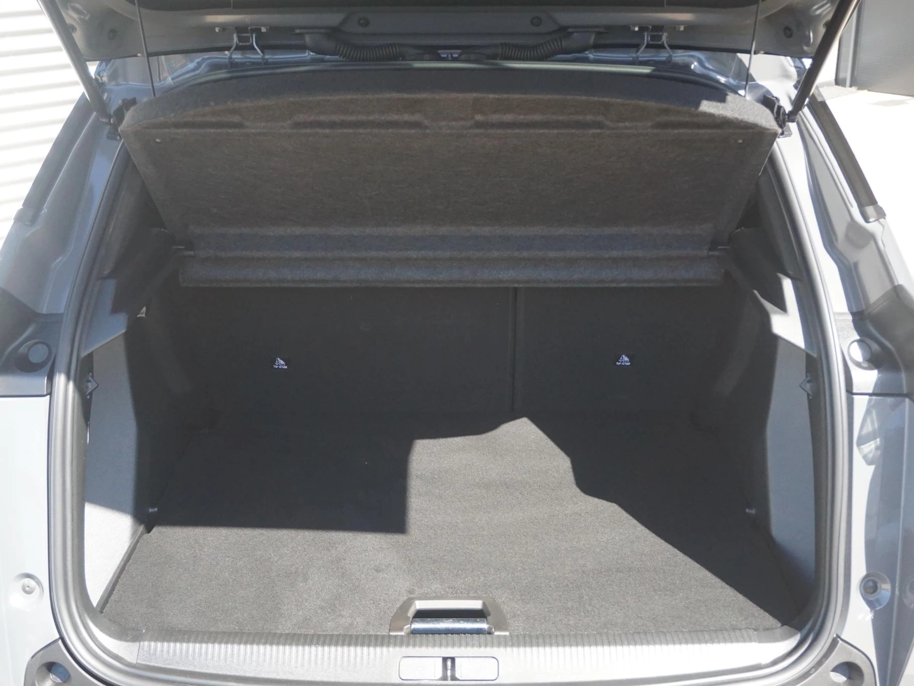 Hoofdafbeelding Peugeot e-2008