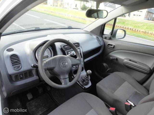 Hoofdafbeelding Opel Agila