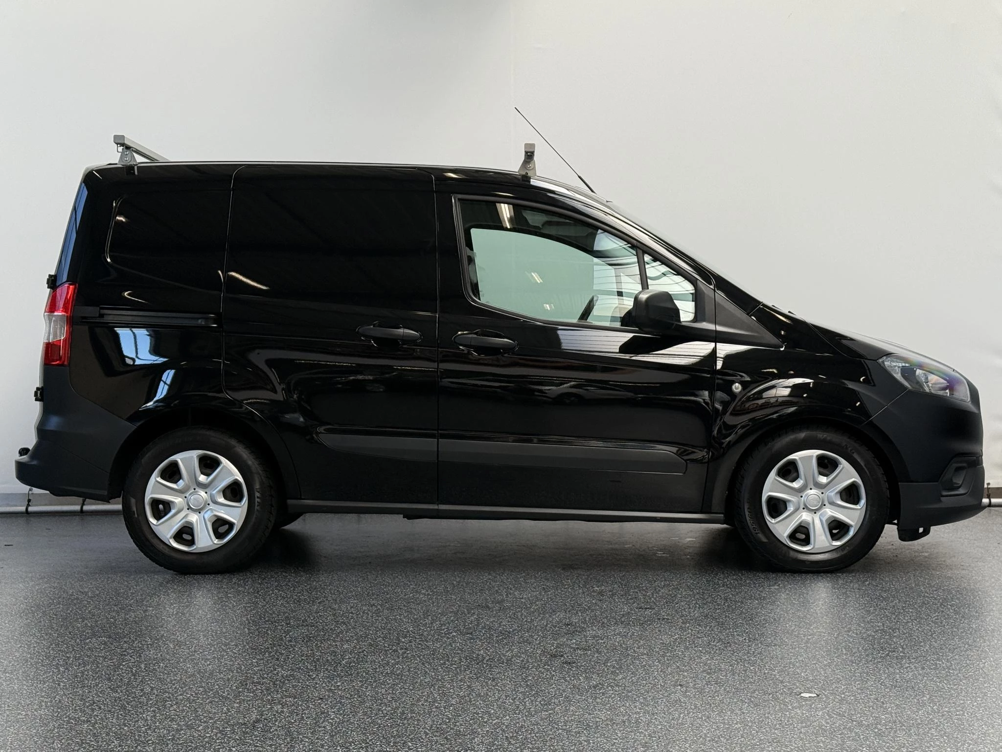 Hoofdafbeelding Ford Transit Courier