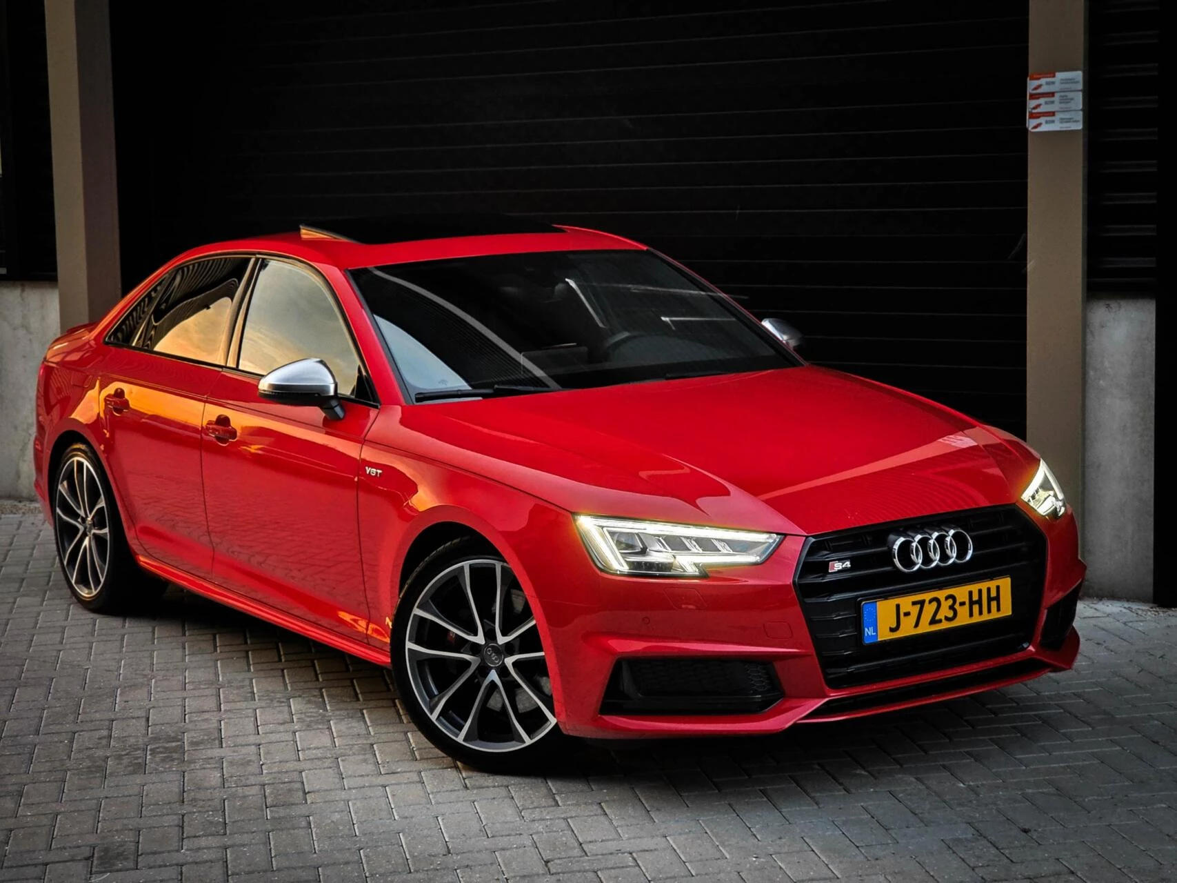 Hoofdafbeelding Audi S4