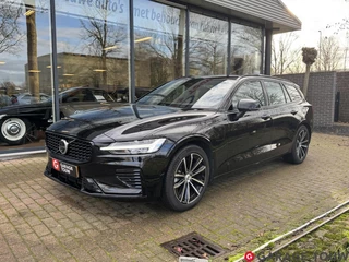 Hoofdafbeelding Volvo V60 Volvo V60 2.0 T6 Plug-in hybrid AWD Plus Dark Elektr.trekh.