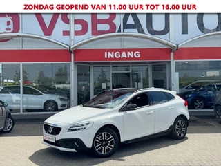 Hoofdafbeelding Volvo V40 Volvo V40 1.5 T3 AUT. CROSS-COUNTRY AUT EDITION+ PANO-DAK TREKHAAK CAMERA