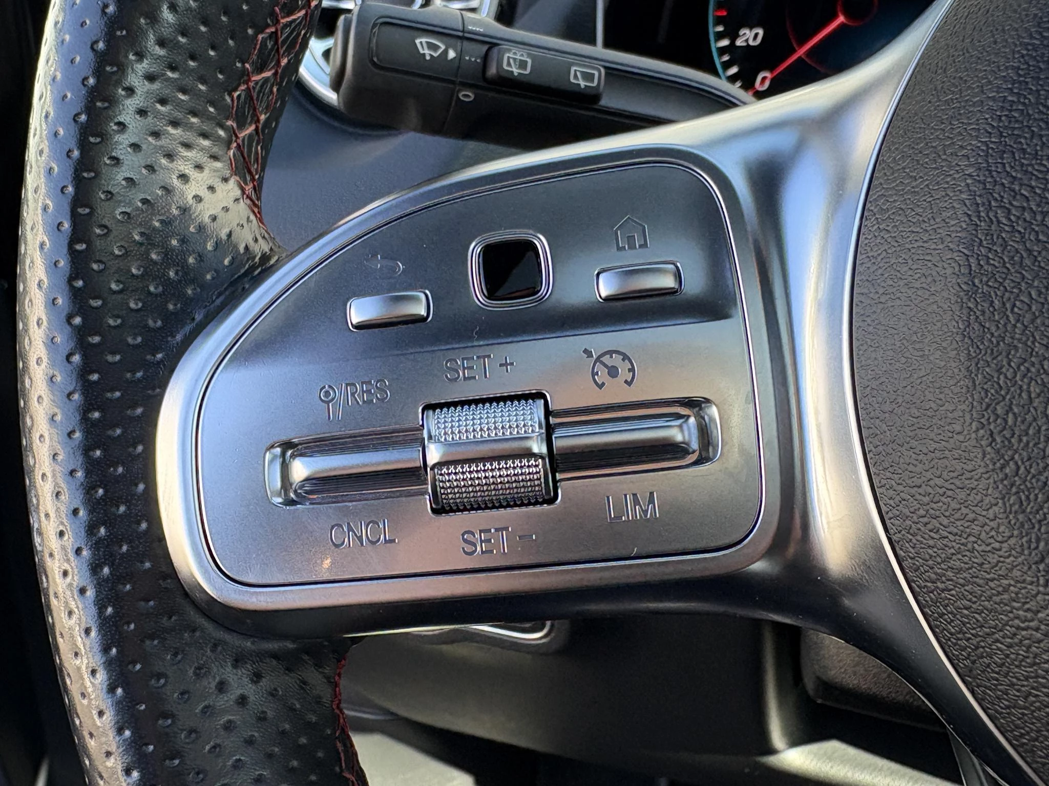 Hoofdafbeelding Mercedes-Benz EQA