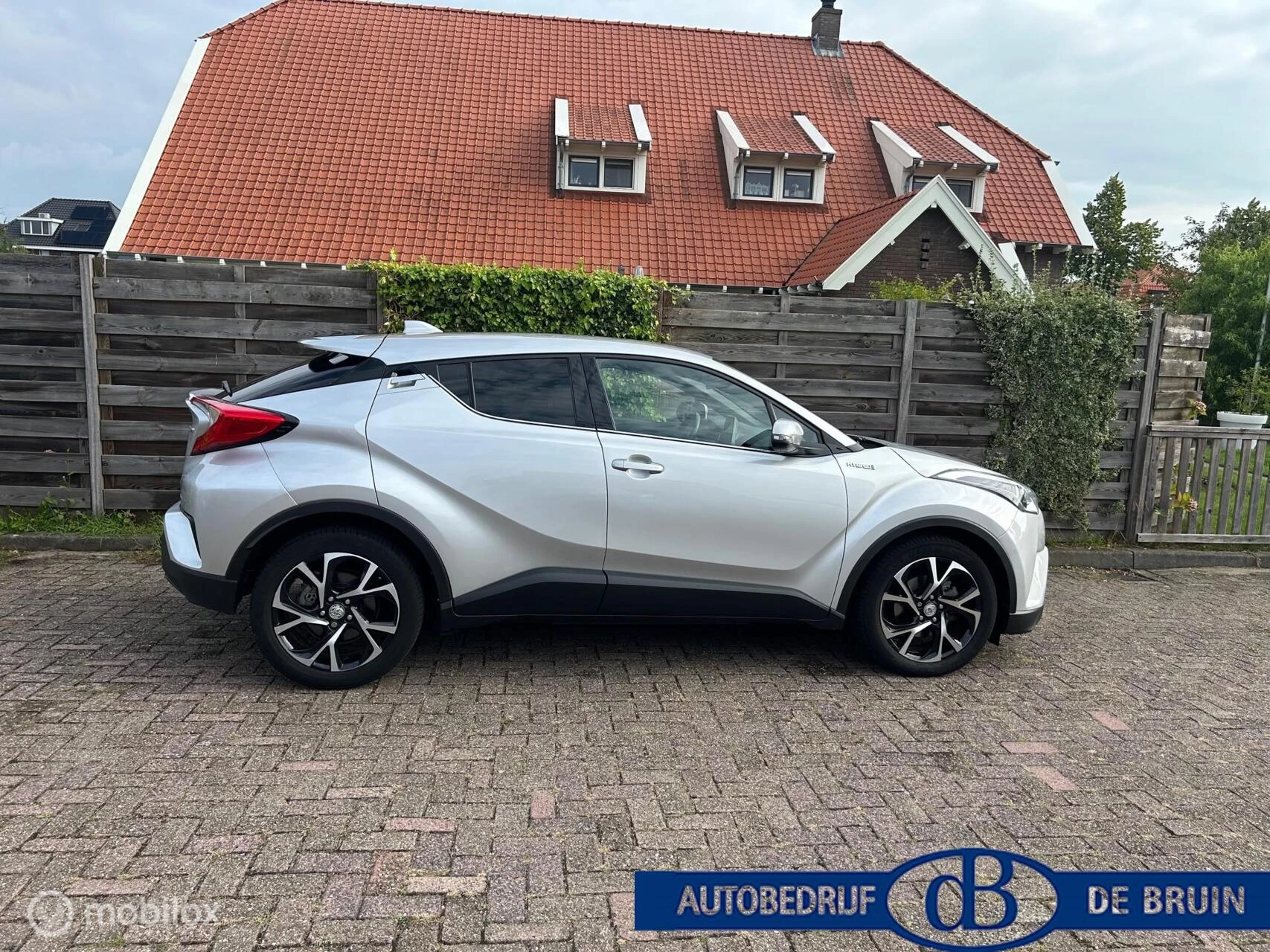 Hoofdafbeelding Toyota C-HR