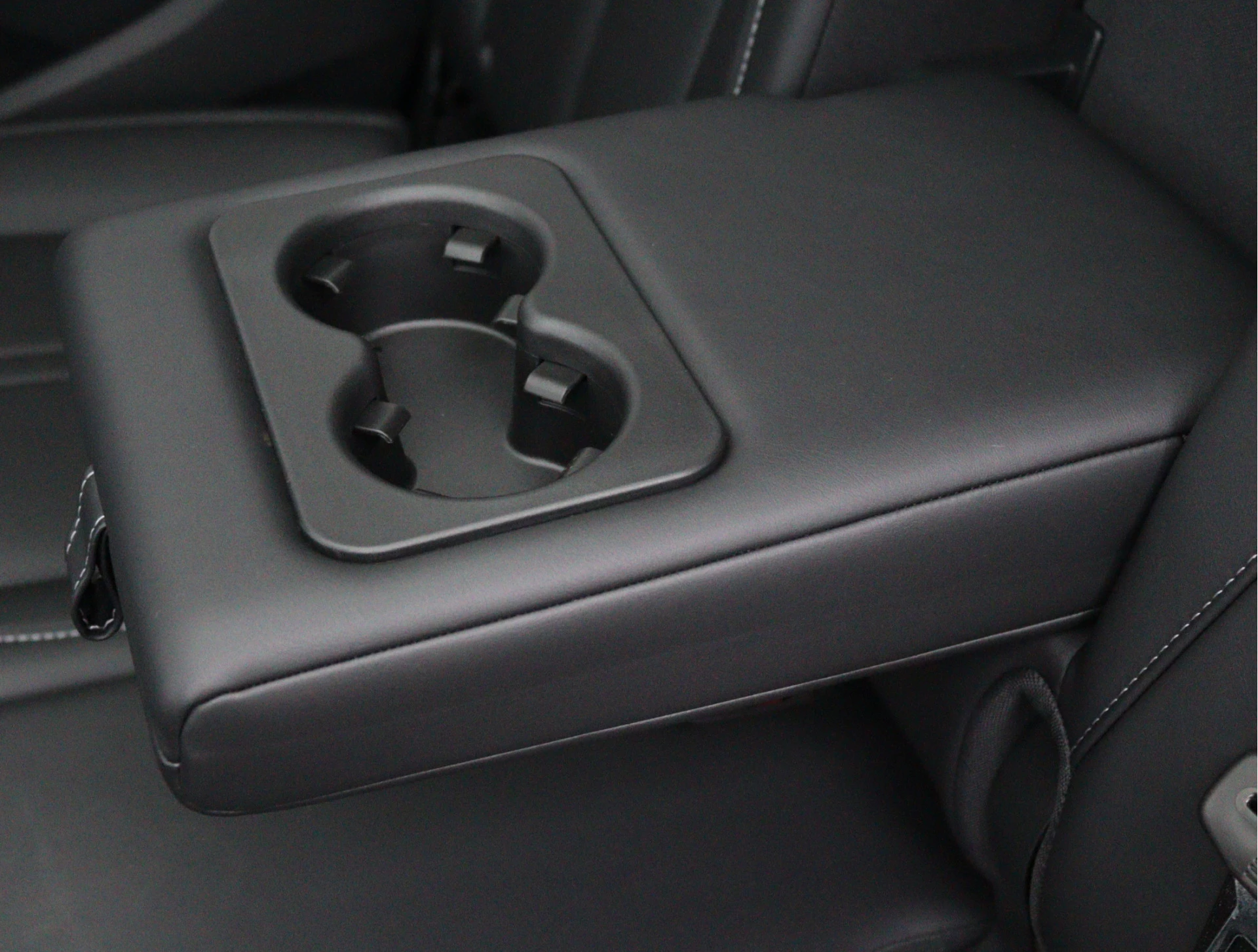 Hoofdafbeelding DFSK E5 PHEV