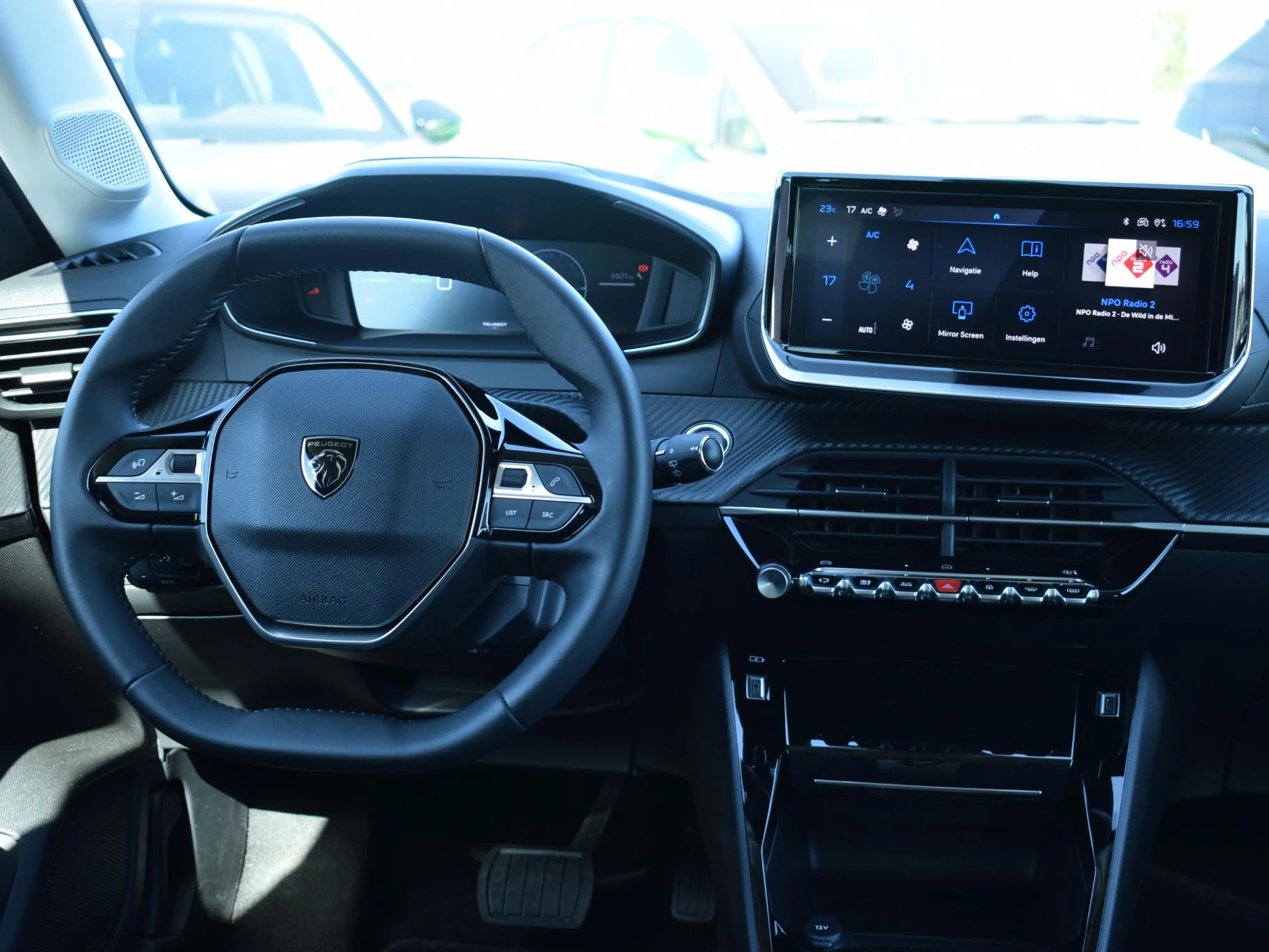 Hoofdafbeelding Peugeot e-208