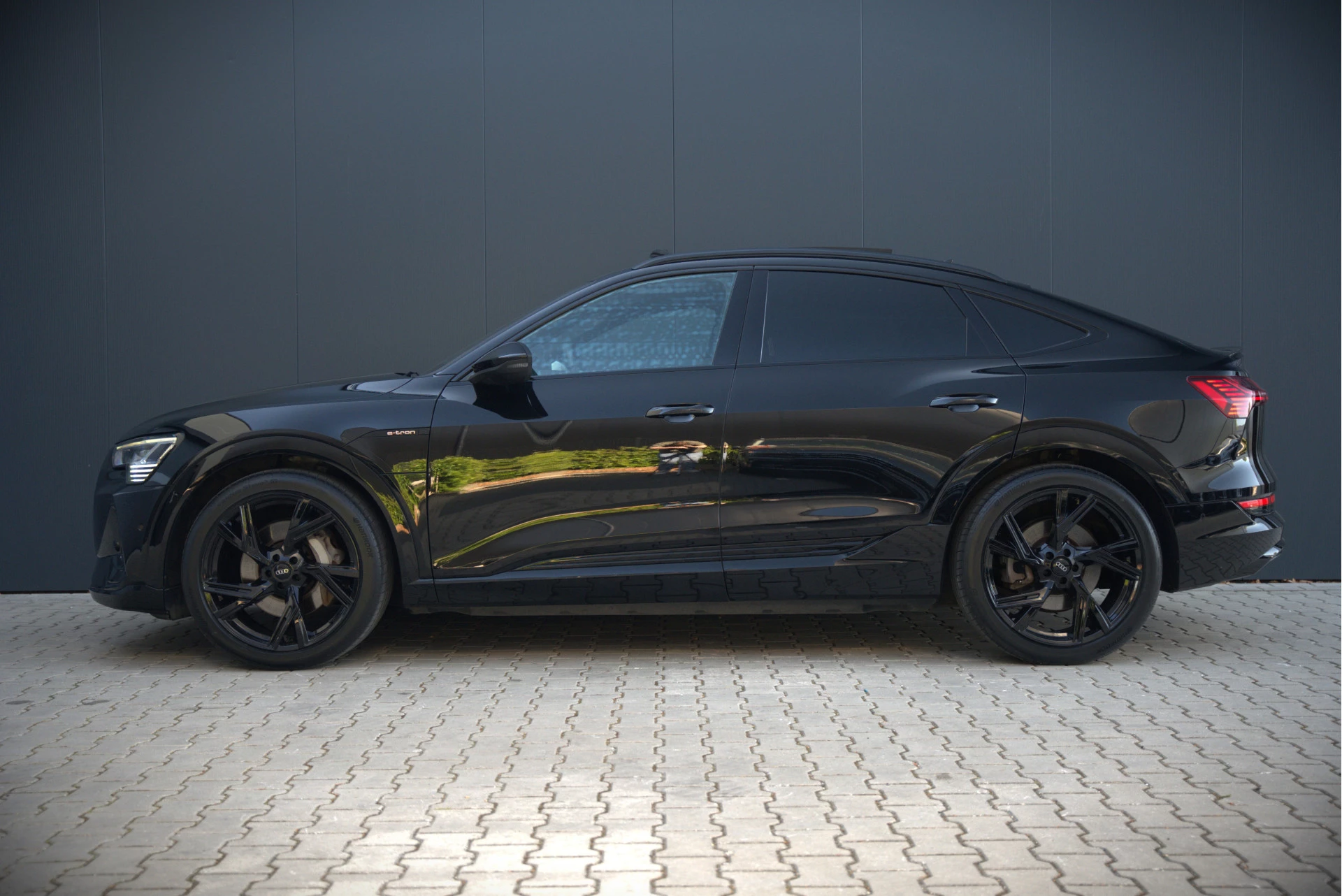 Hoofdafbeelding Audi e-tron