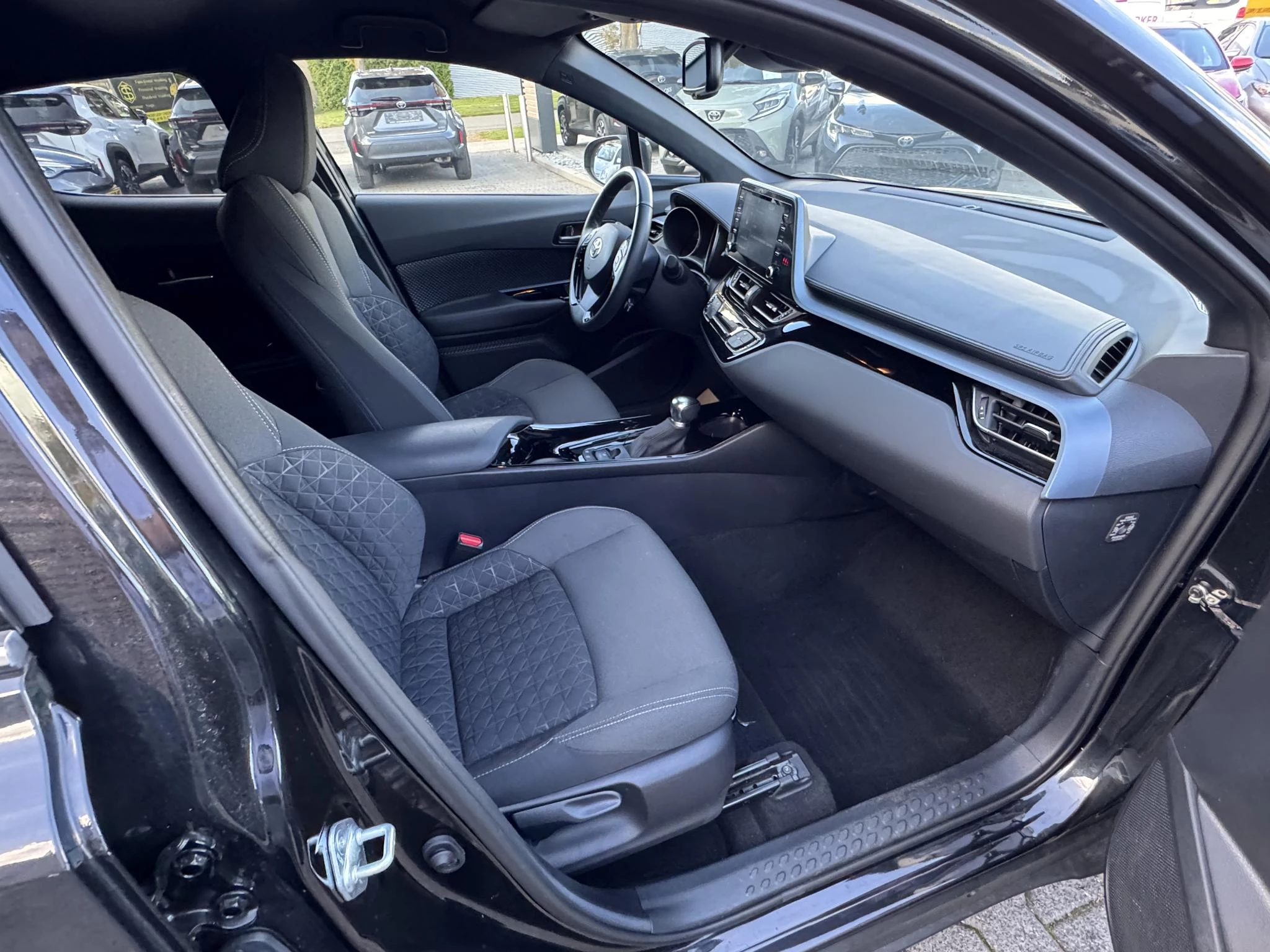 Hoofdafbeelding Toyota C-HR