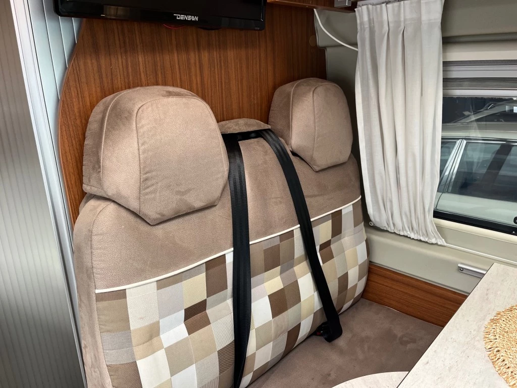 Hoofdafbeelding Pössl Globecar 640 Enkele Bedden Zonnepaneel