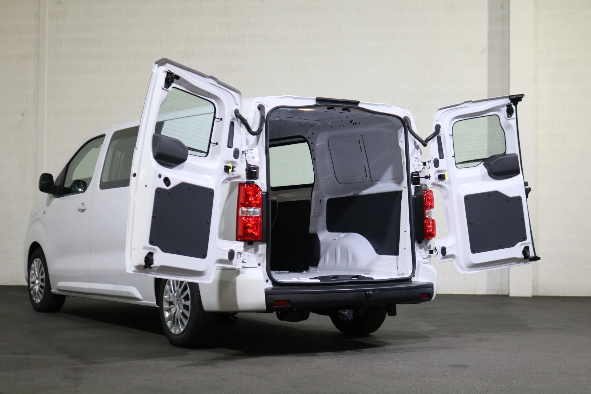 Hoofdafbeelding Peugeot e-Expert