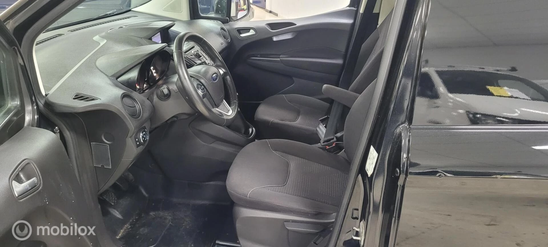 Hoofdafbeelding Ford Transit Courier