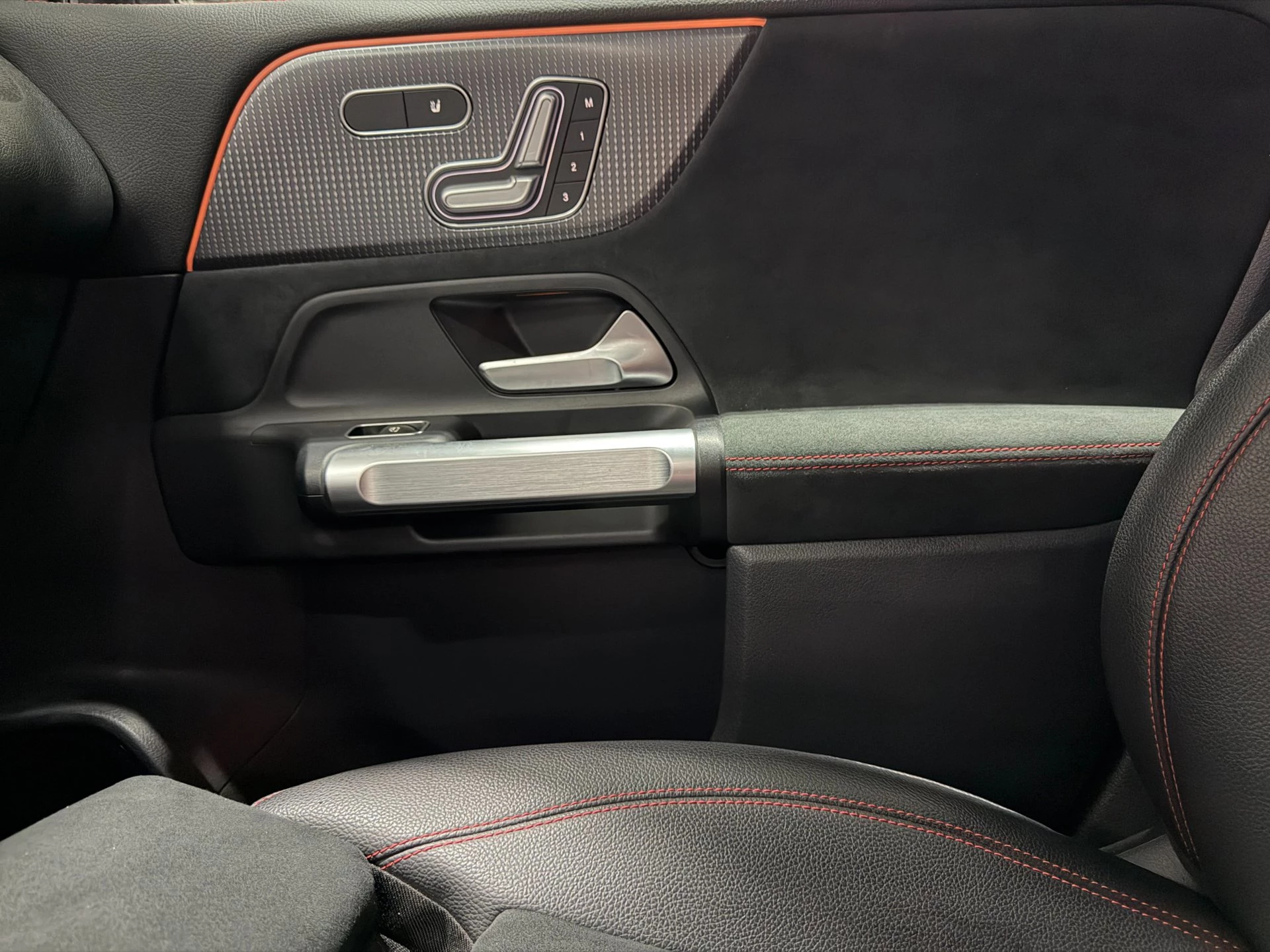 Hoofdafbeelding Mercedes-Benz EQB