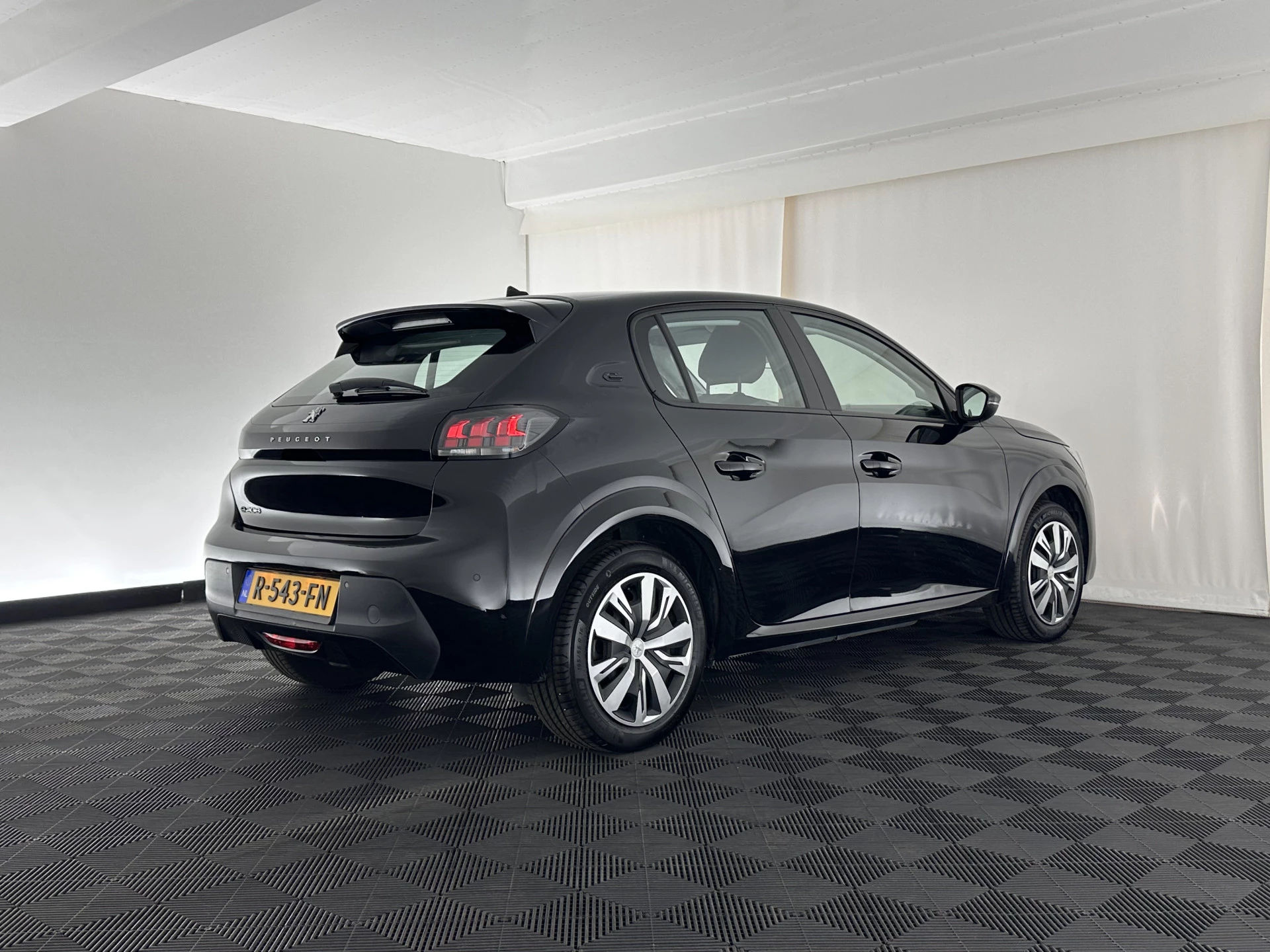 Hoofdafbeelding Peugeot e-208