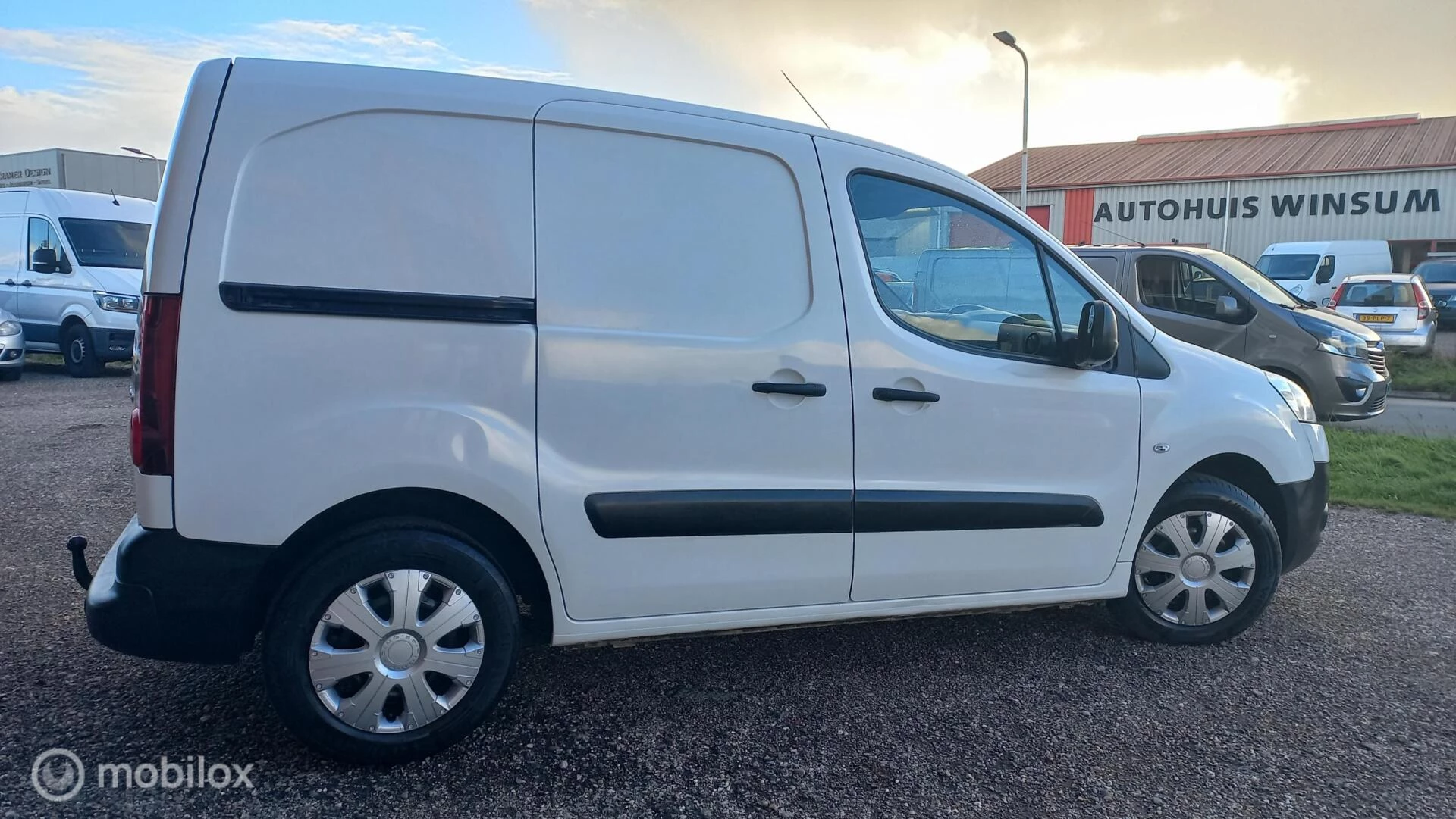 Hoofdafbeelding Peugeot Partner