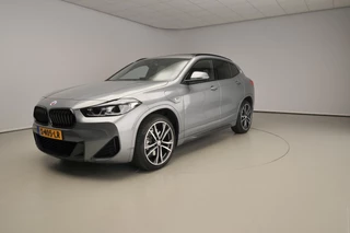 BMW X2 xDrive25e M-Sportpakket / Leder / Panoramadak / Getint glas / LED / Park assist / Head-up / HIFI / Active cruise / Alu wielen 19 inch