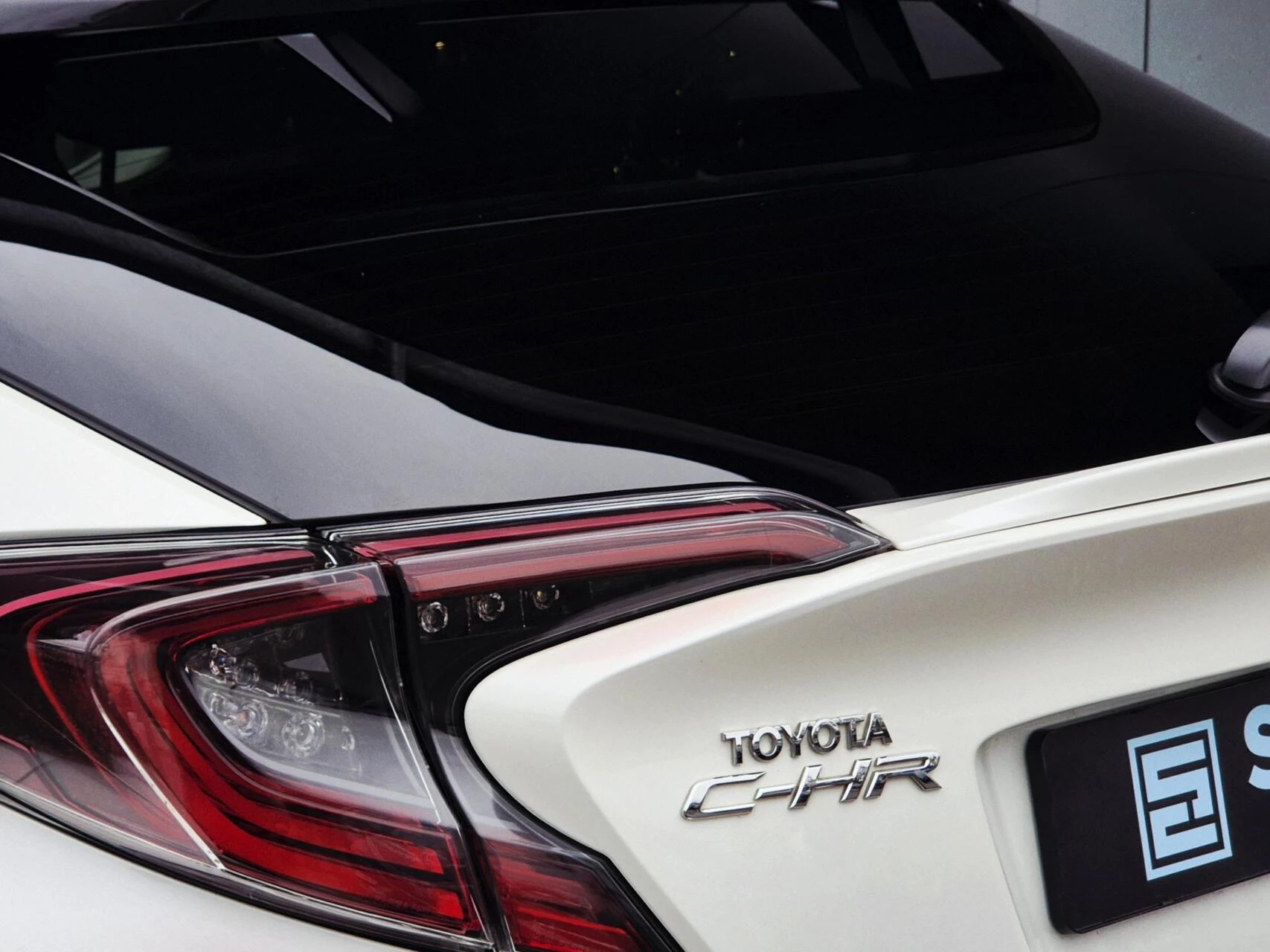 Hoofdafbeelding Toyota C-HR