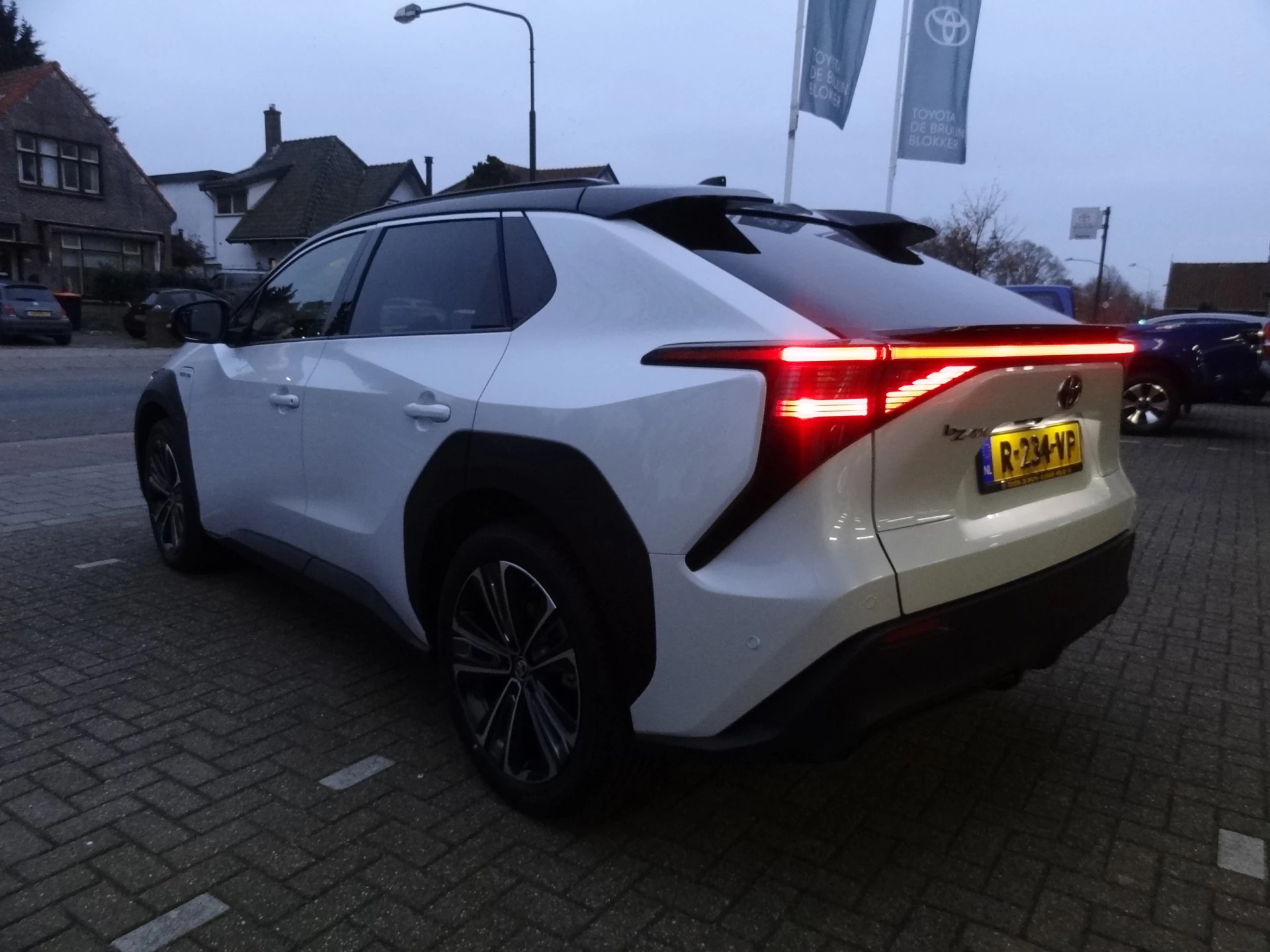 Hoofdafbeelding Toyota bZ4X