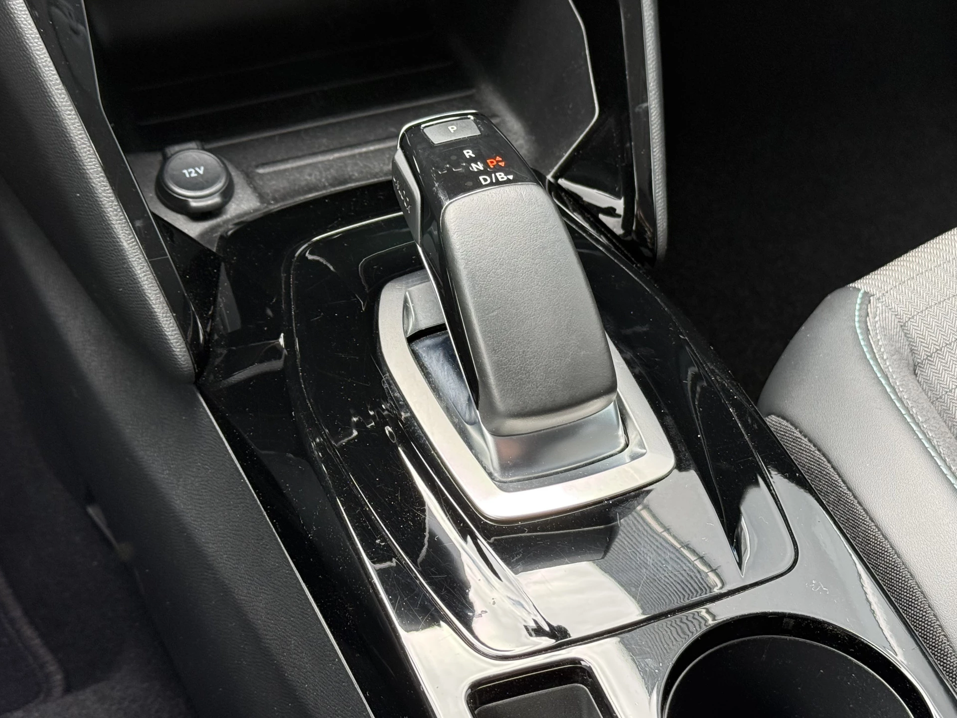 Hoofdafbeelding Peugeot e-2008