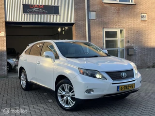Lexus RX 450h 4WD President LEDER, Panoramadak, Dealer onderhouden! Fijne auto met 18" LMV met All Season banden, NAP en alle boekjes!