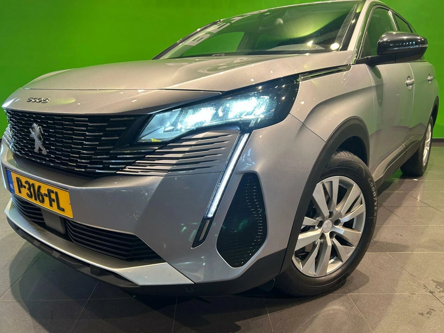 Hoofdafbeelding Peugeot 5008