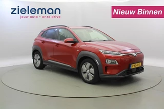 Hyundai Kona Electric Premium 64 kWh - Carplay, Camera, Leer, Stoelverw.