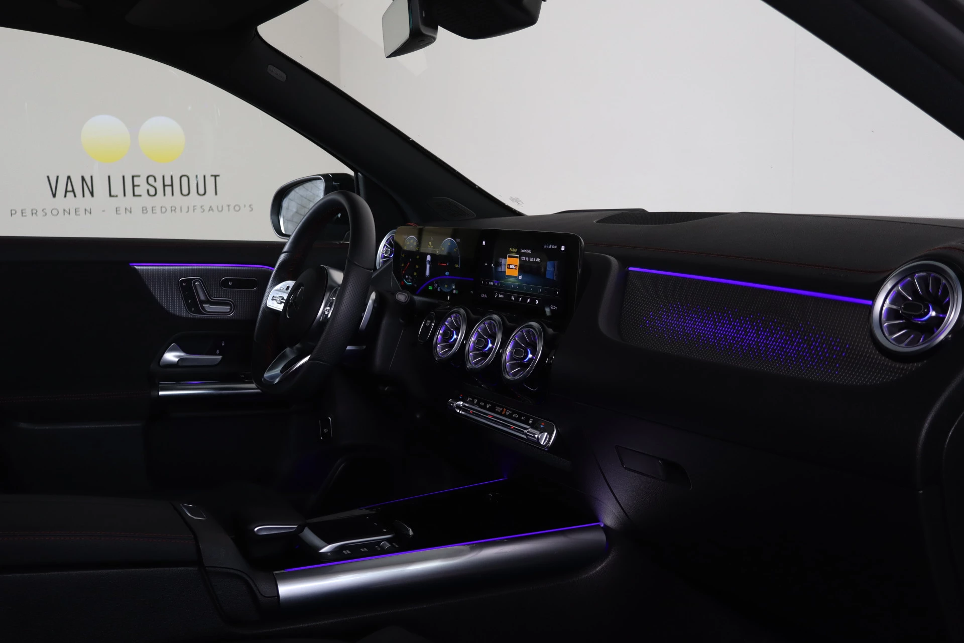 Hoofdafbeelding Mercedes-Benz EQA