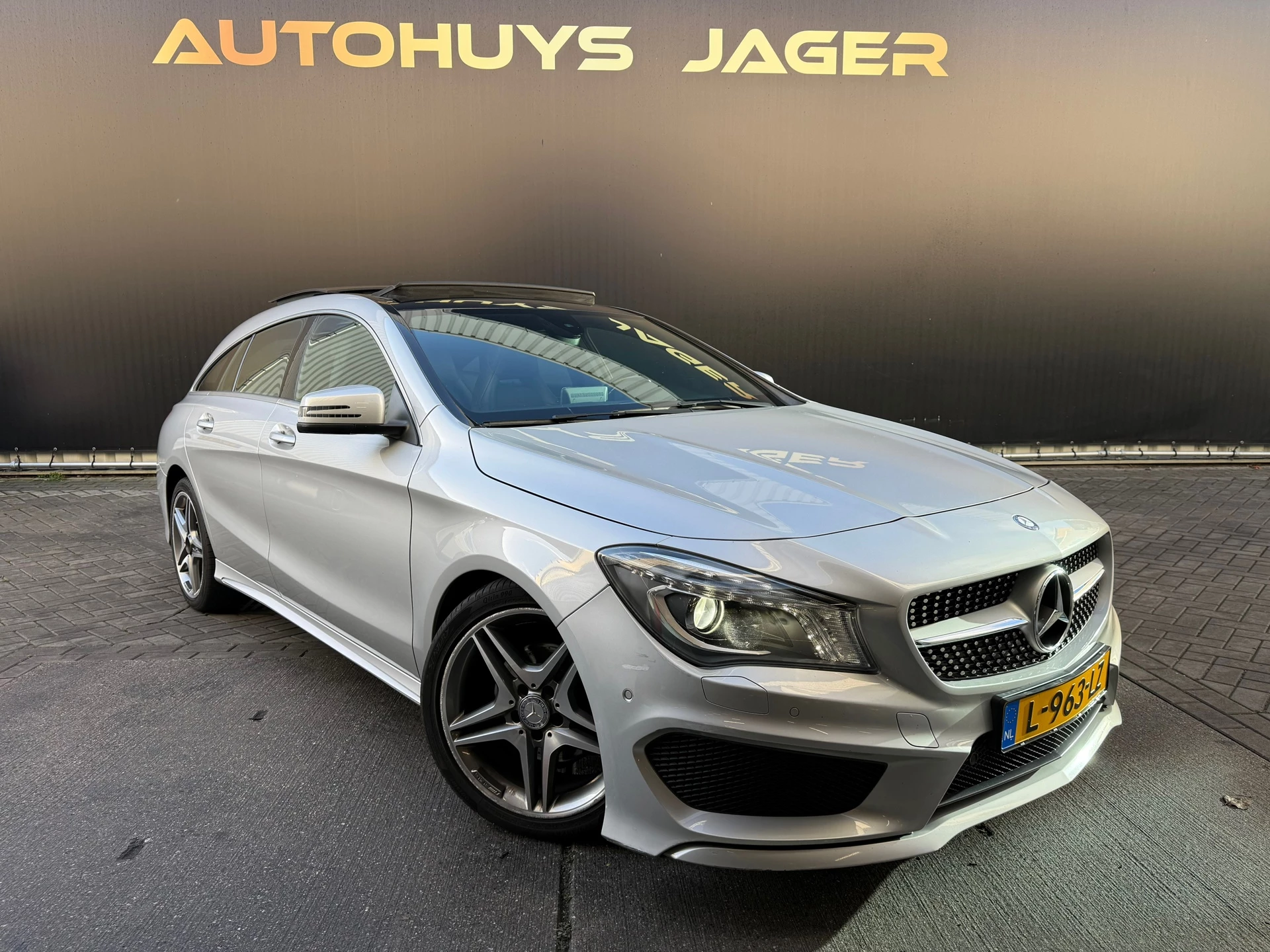Hoofdafbeelding Mercedes-Benz CLA