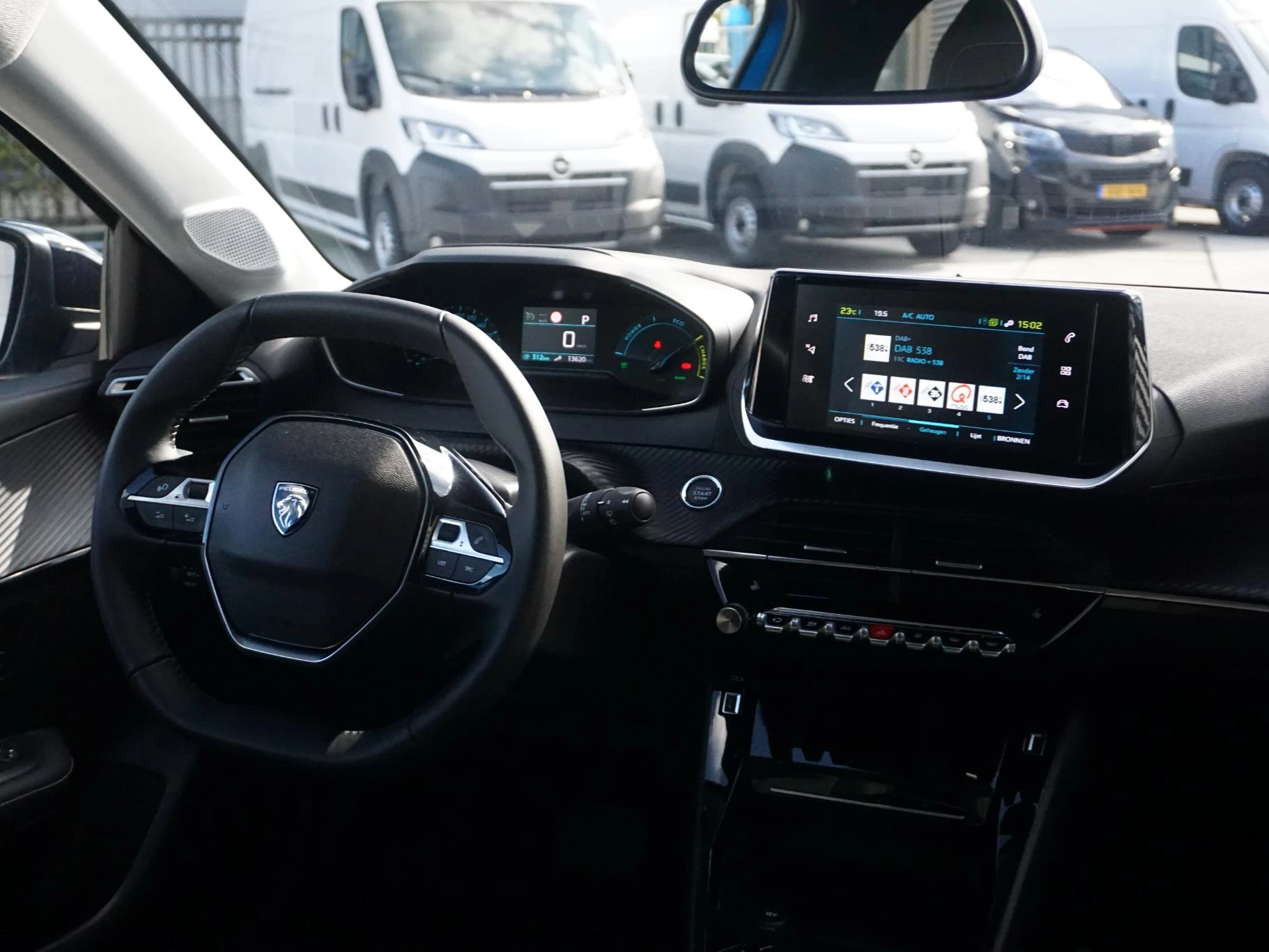 Hoofdafbeelding Peugeot e-208