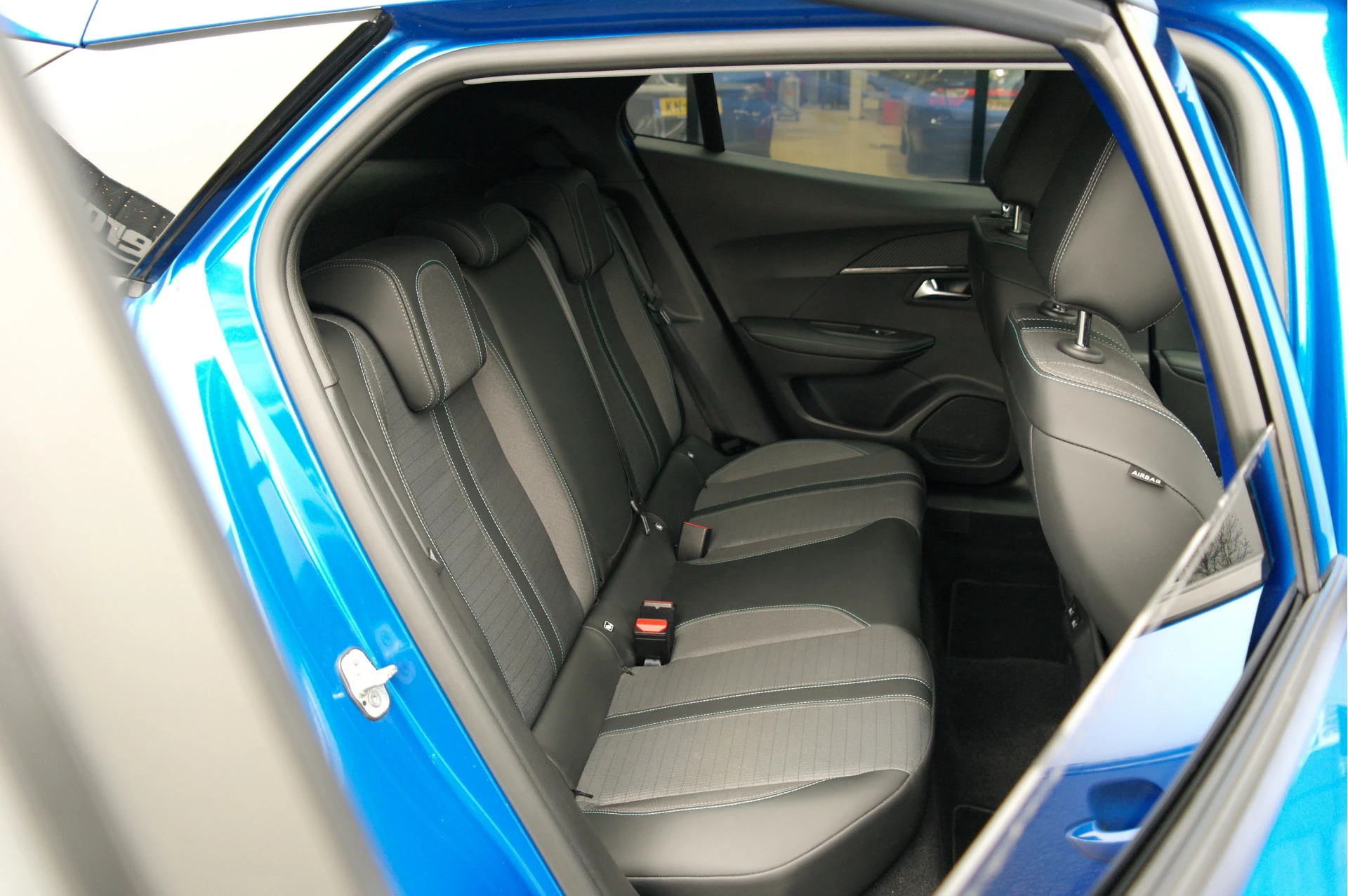 Hoofdafbeelding Peugeot e-2008