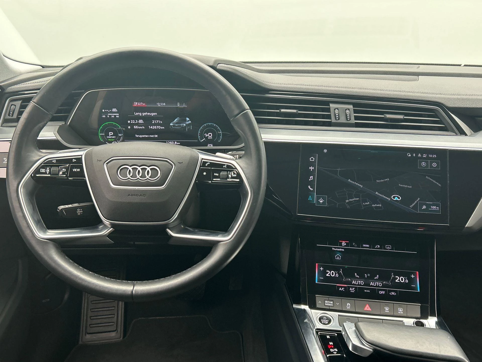Hoofdafbeelding Audi e-tron