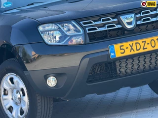 Hoofdafbeelding Dacia Duster Dacia Duster 1.2 TCe 4x2 Lauréate - Noir Nacre - Cruise/Trekhaak/Airco