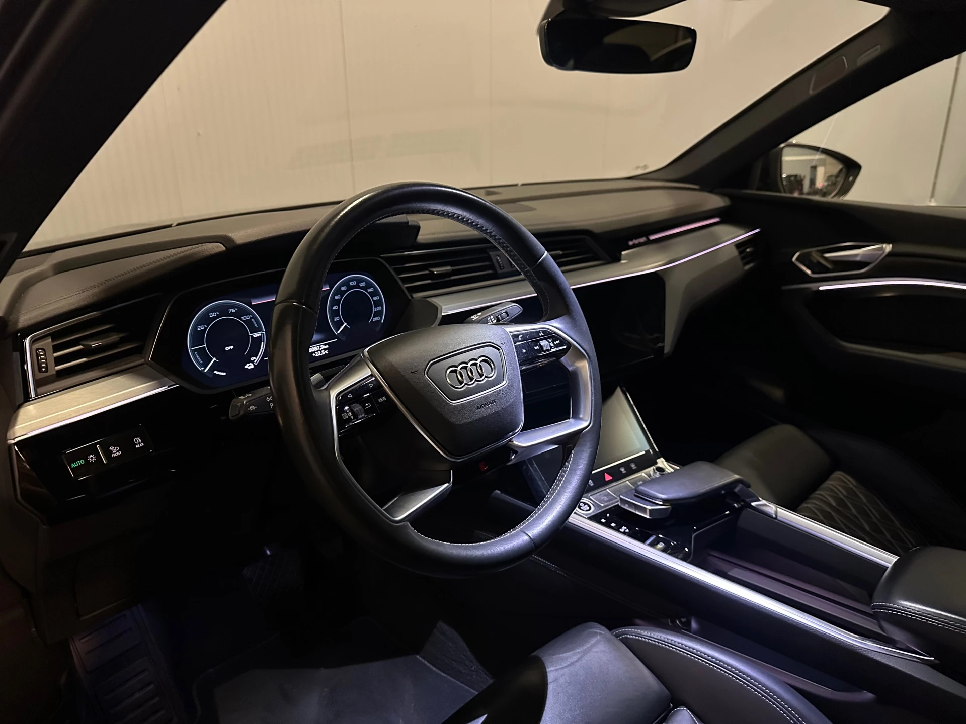 Hoofdafbeelding Audi e-tron