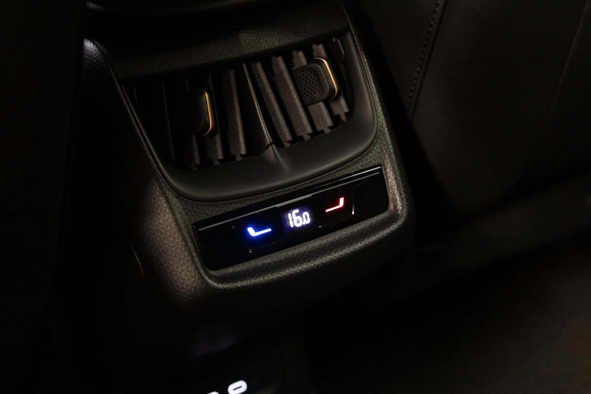 Hoofdafbeelding CUPRA Tavascan