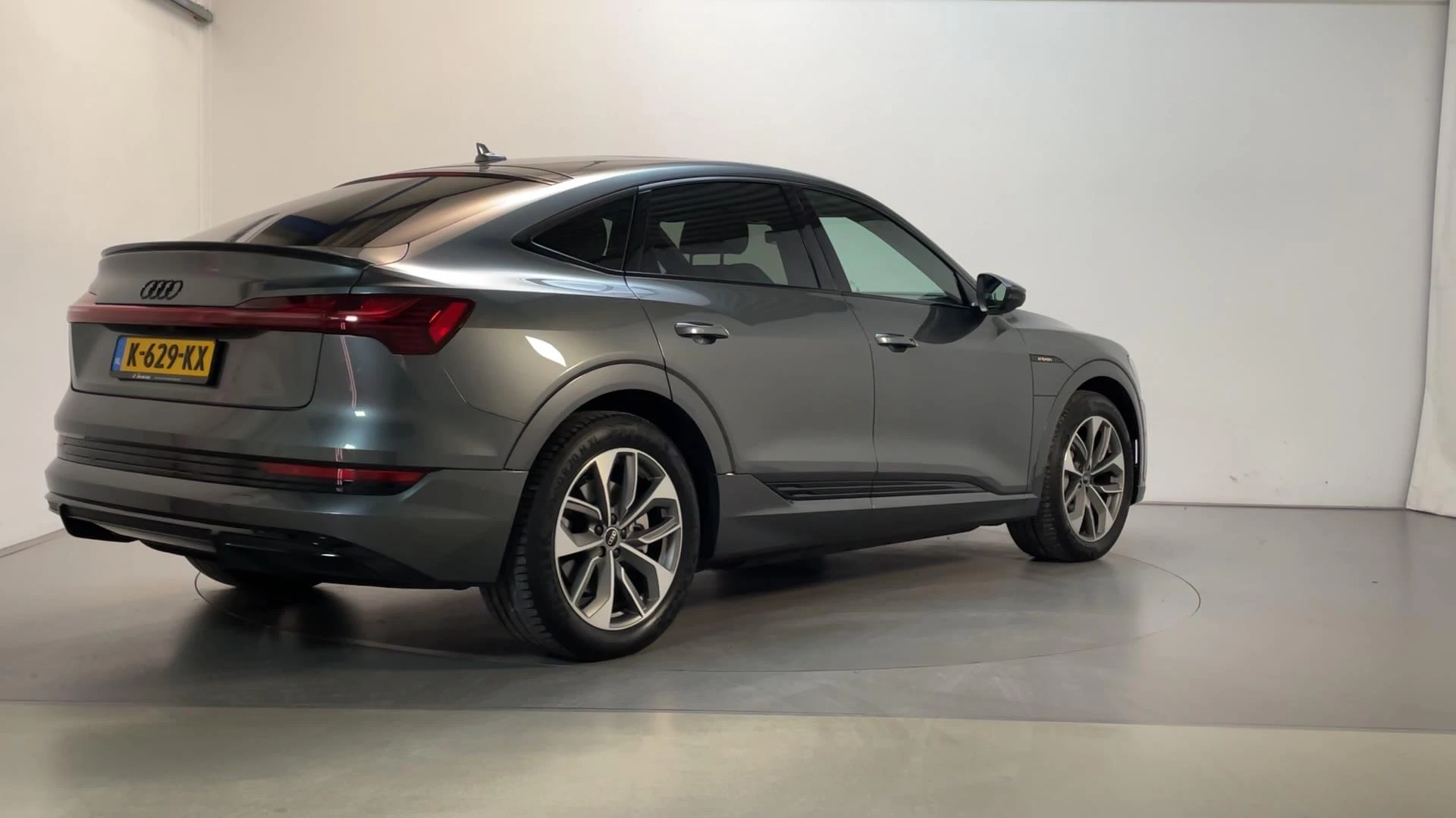 Hoofdafbeelding Audi e-tron