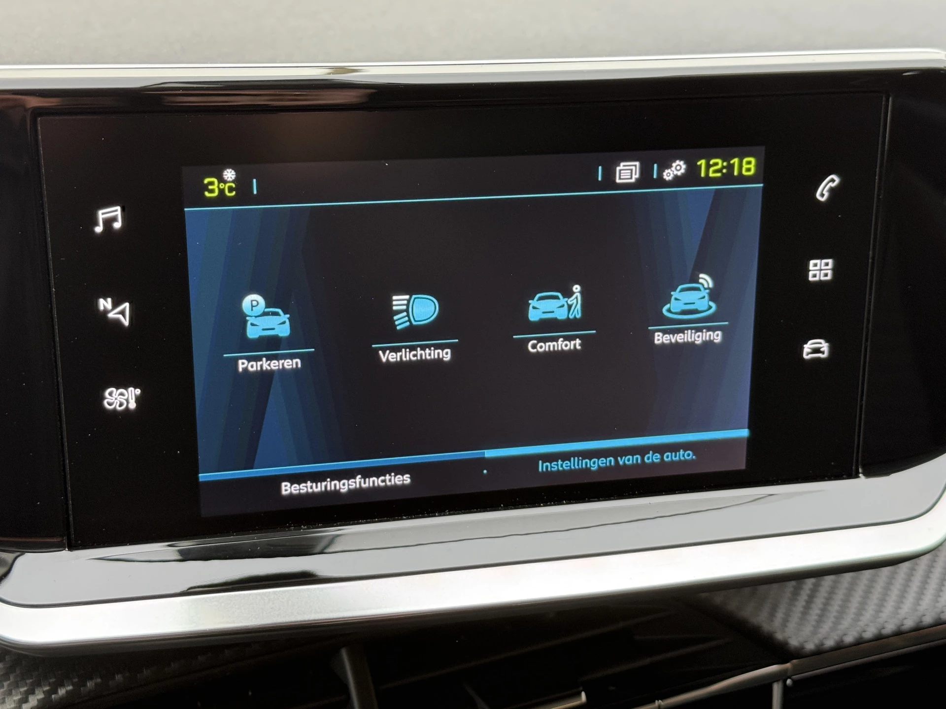 Hoofdafbeelding Peugeot e-2008