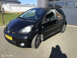 Hoofdafbeelding Toyota Aygo Toyota Aygo 1.0-12V Dynamic Navigator. Nette Auto!! Navi