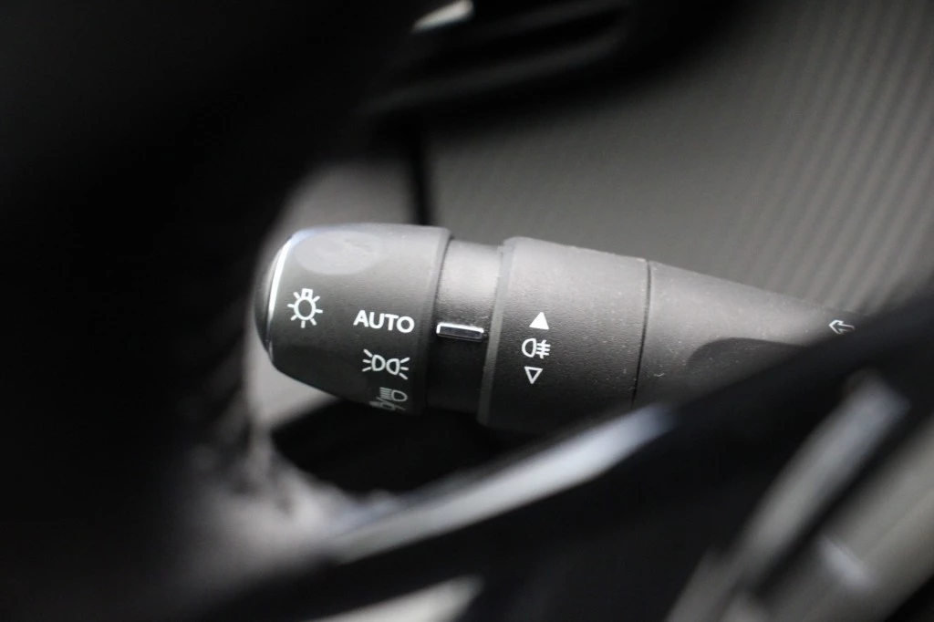 Hoofdafbeelding Peugeot e-208